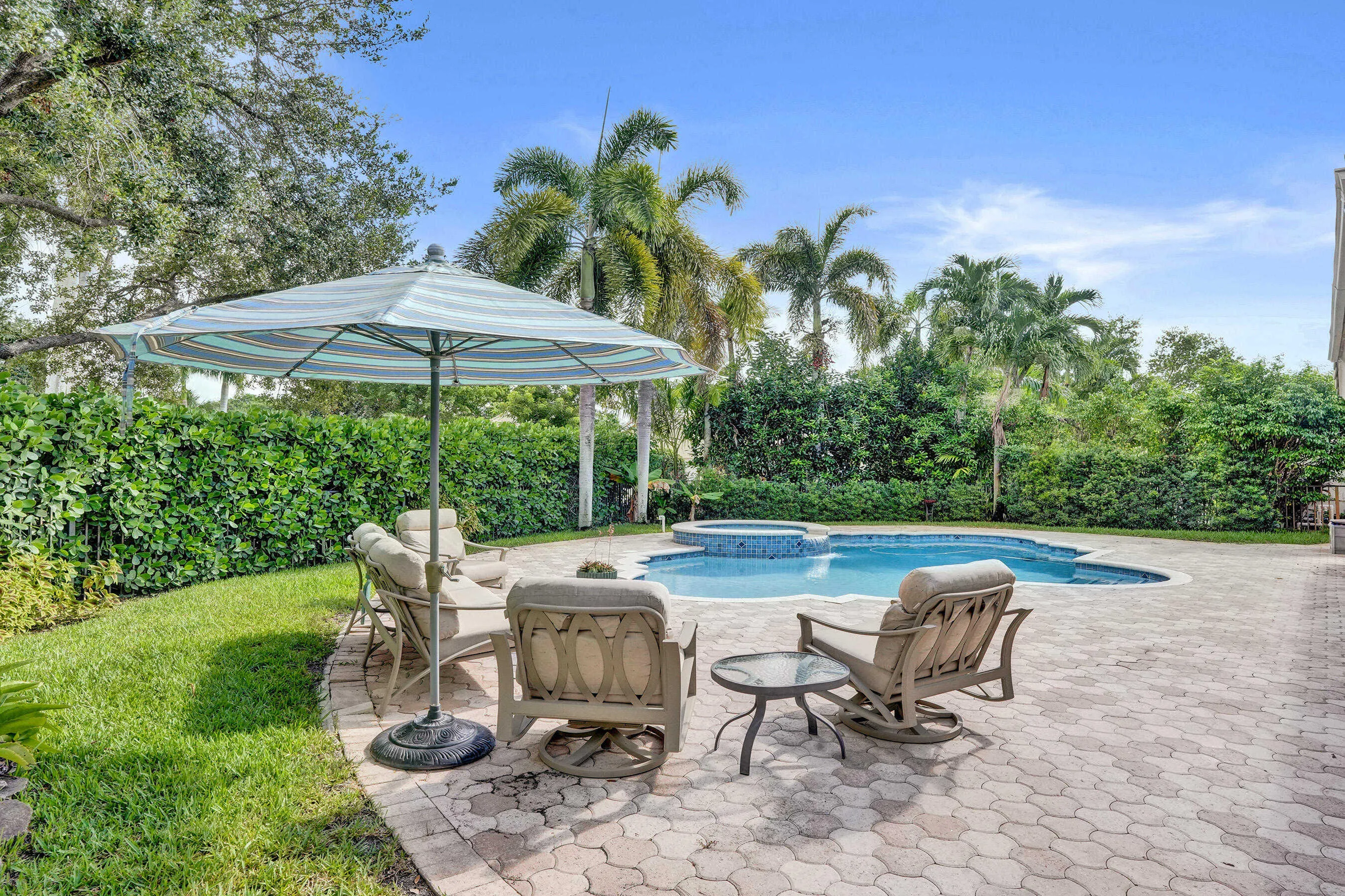 11329 NW 65TH Manor