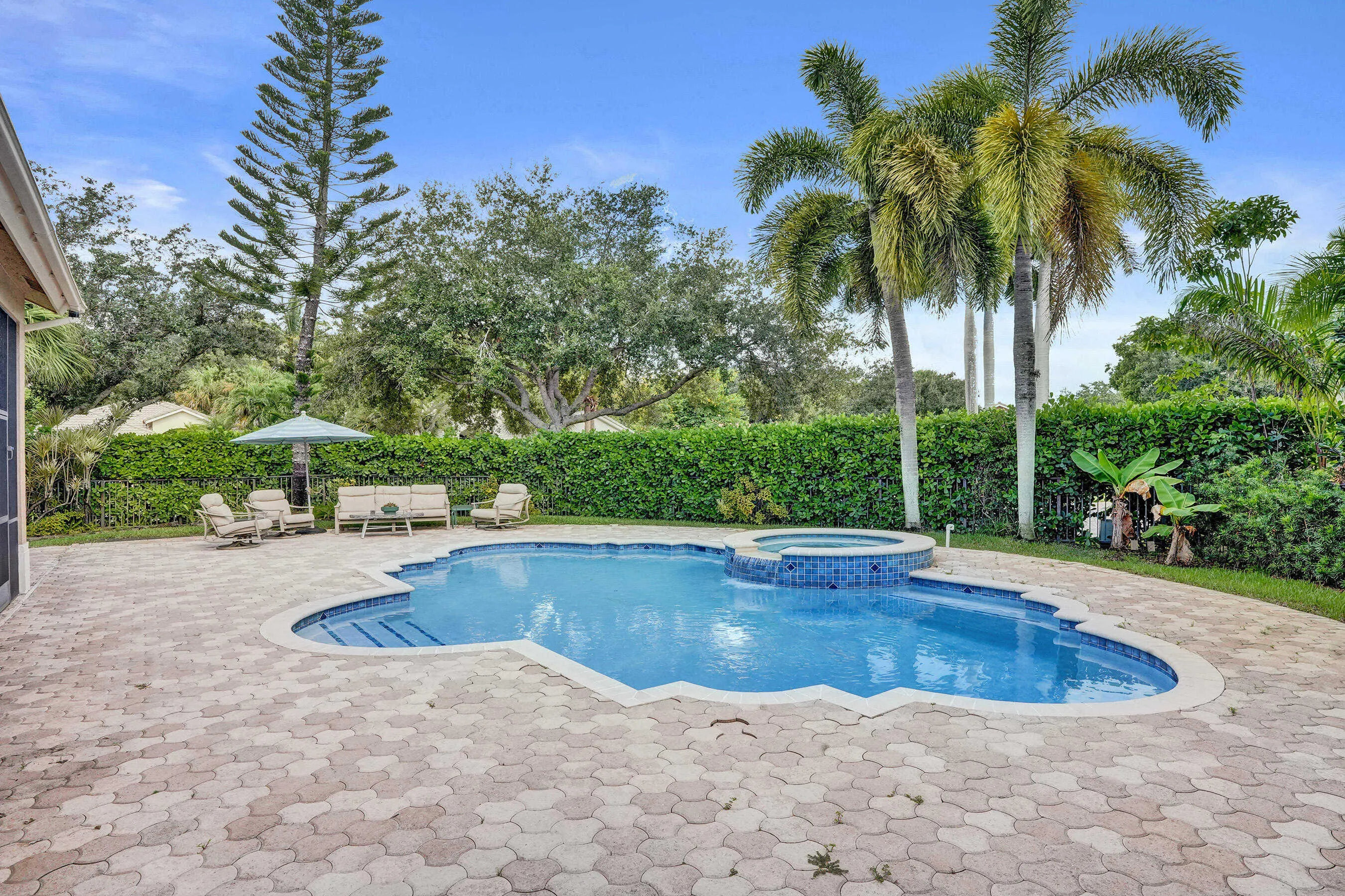11329 NW 65TH Manor