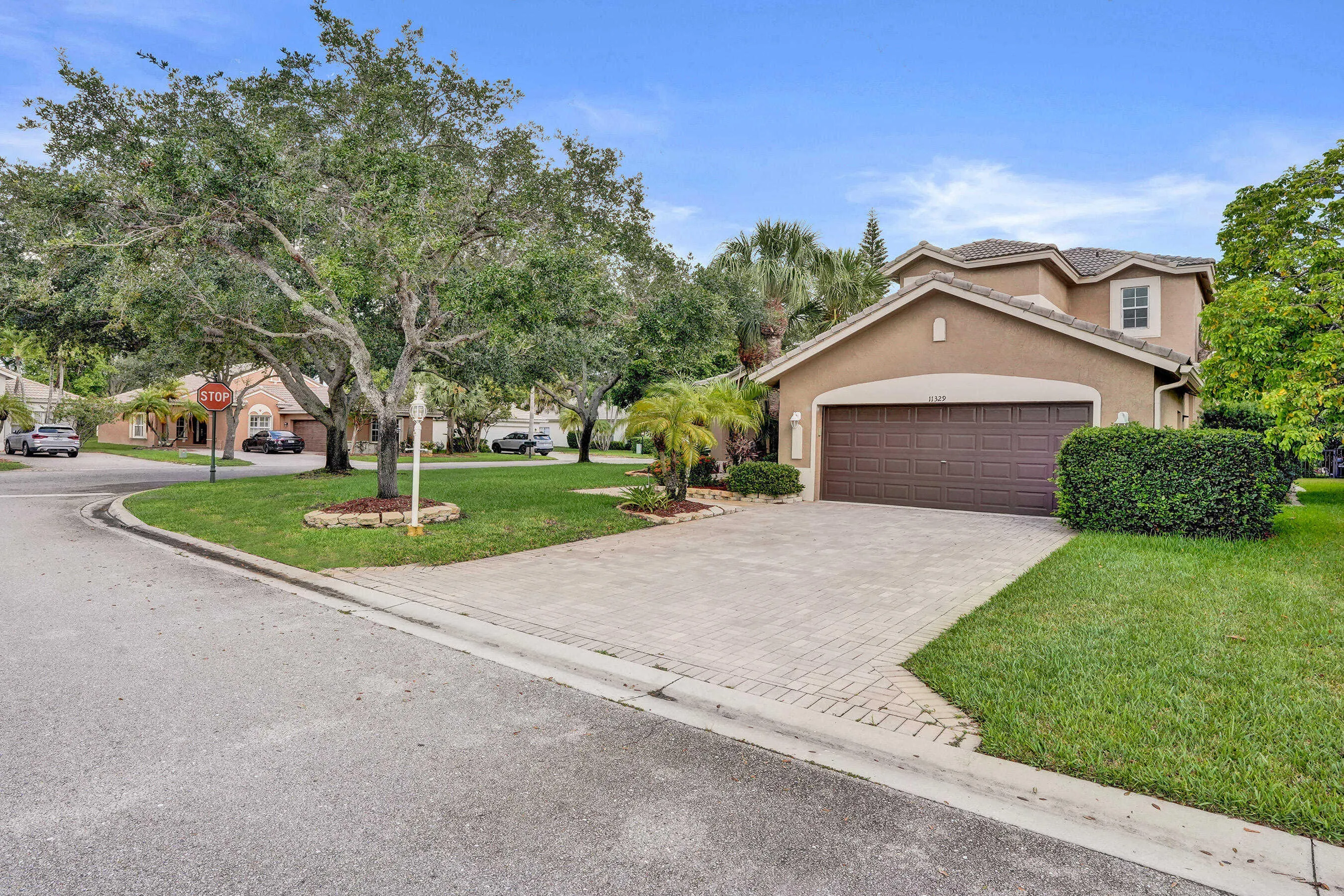 11329 NW 65TH Manor
