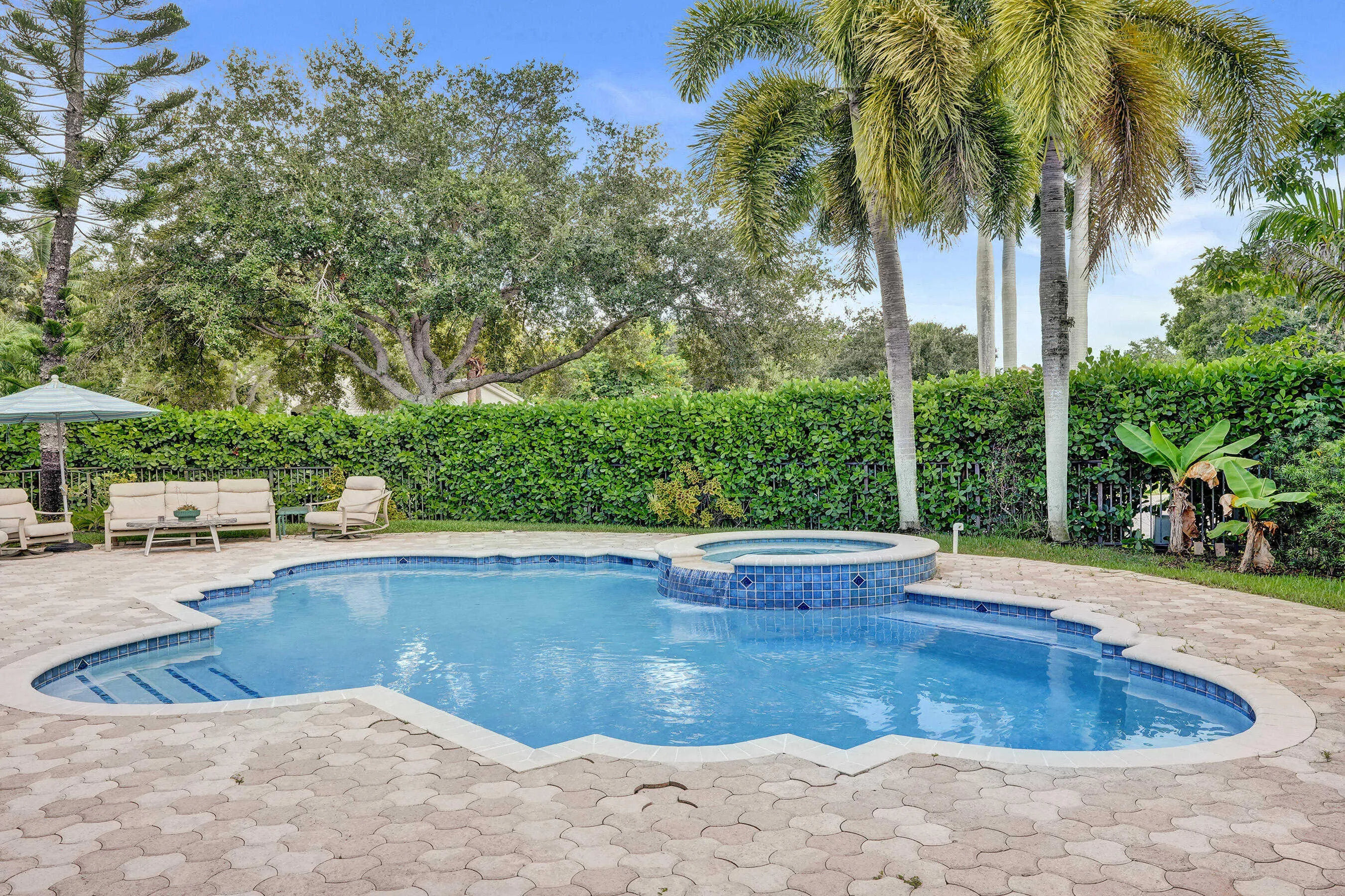 11329 NW 65TH Manor