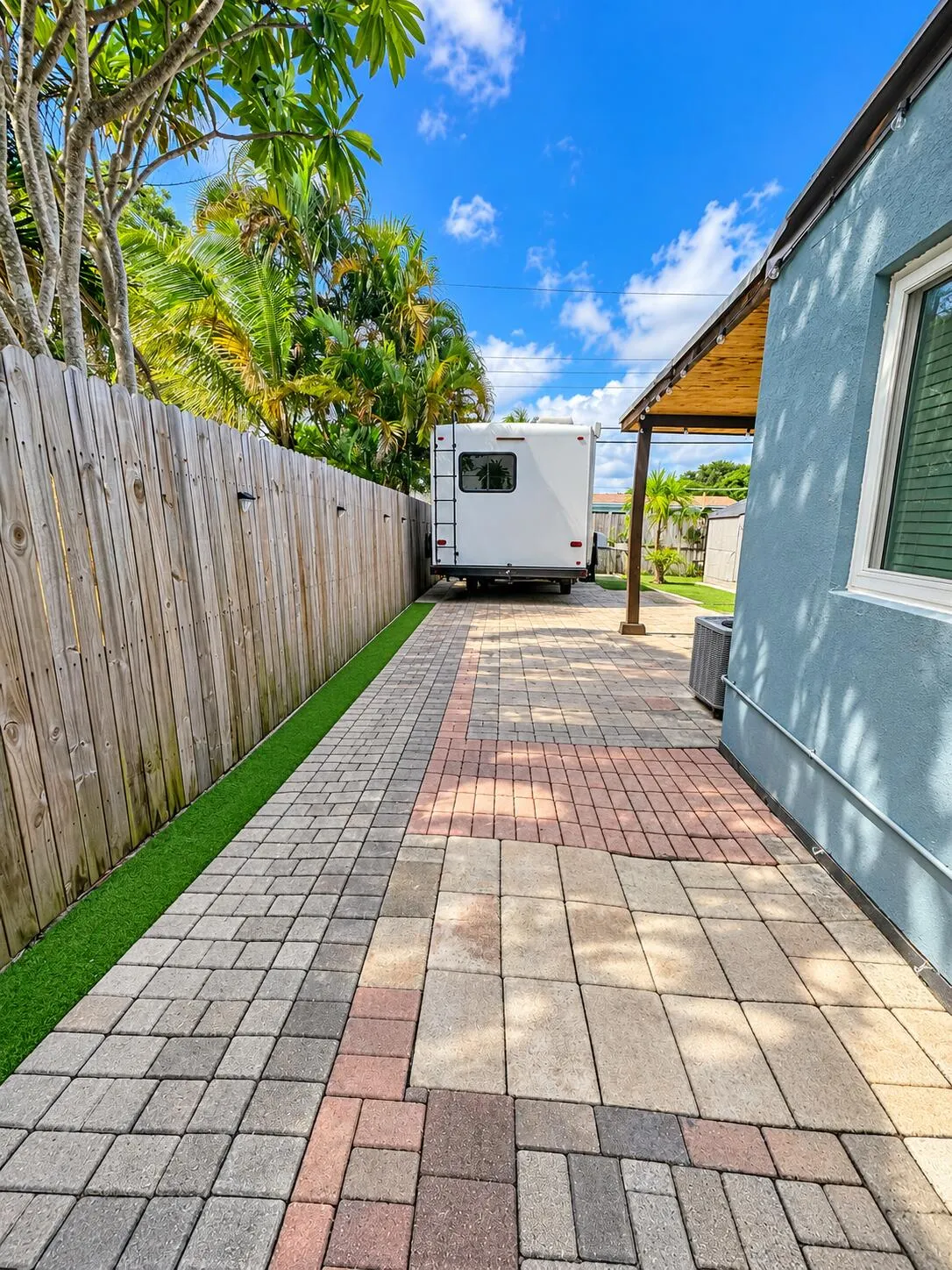 15 SW 13th Court