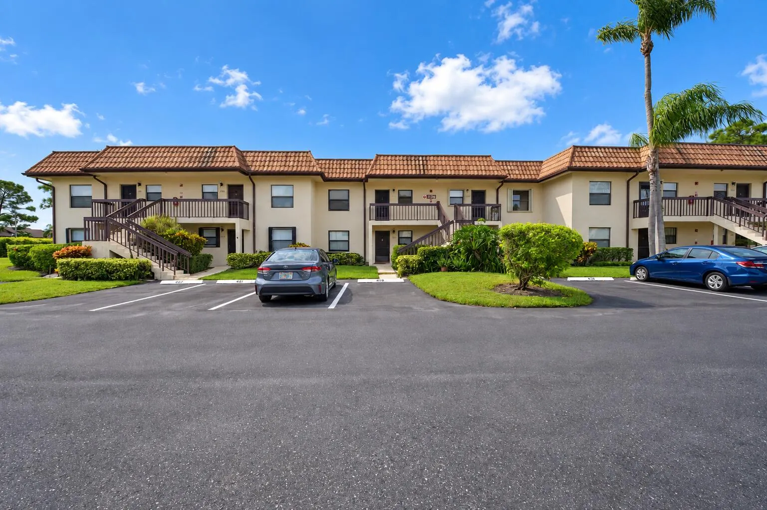 7094 Golf Colony Court #103