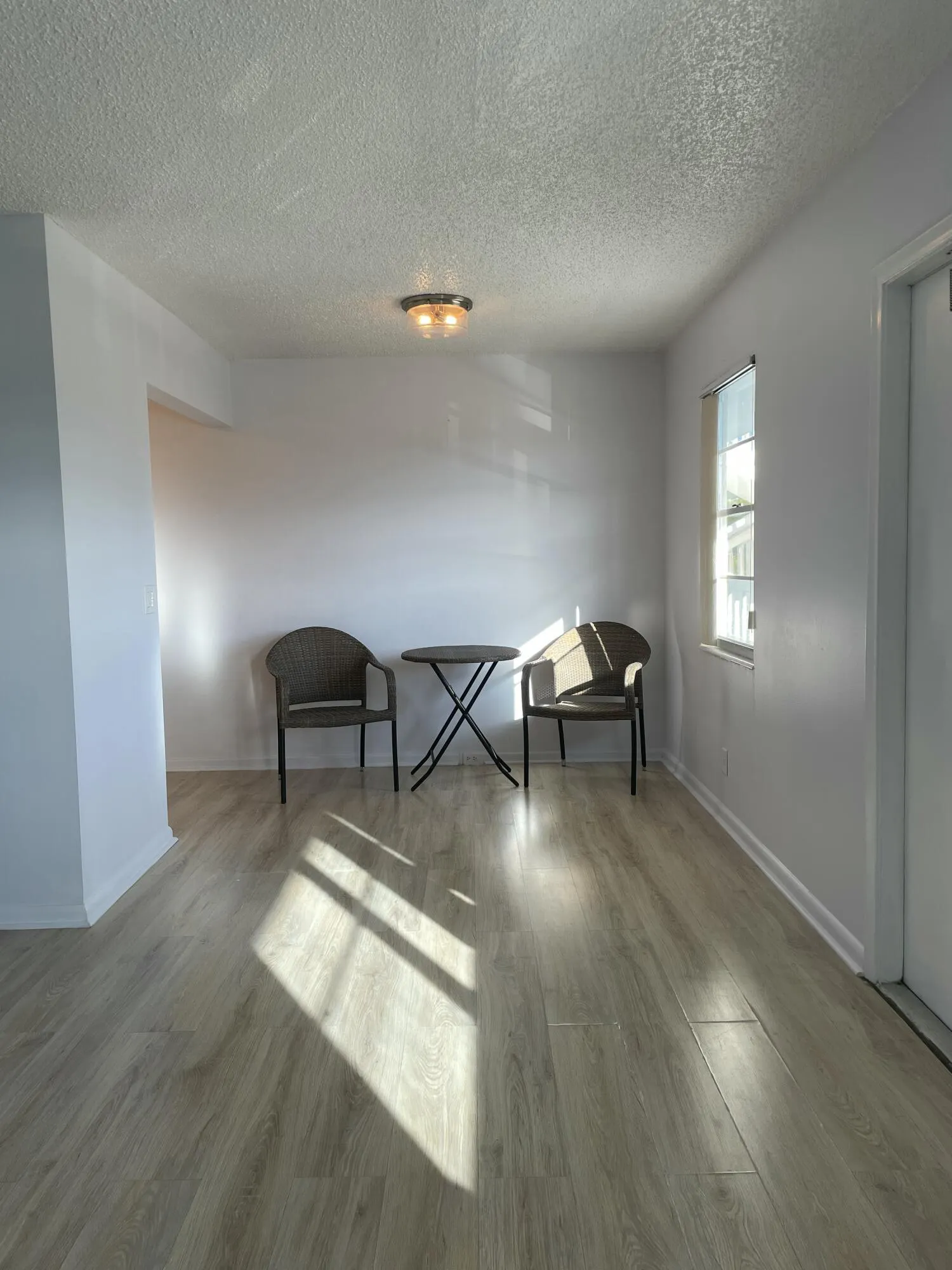 3034 ELLESMERE B #3304