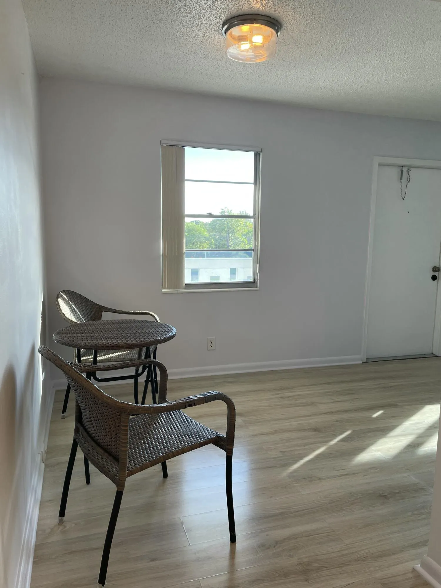 3034 ELLESMERE B #3304