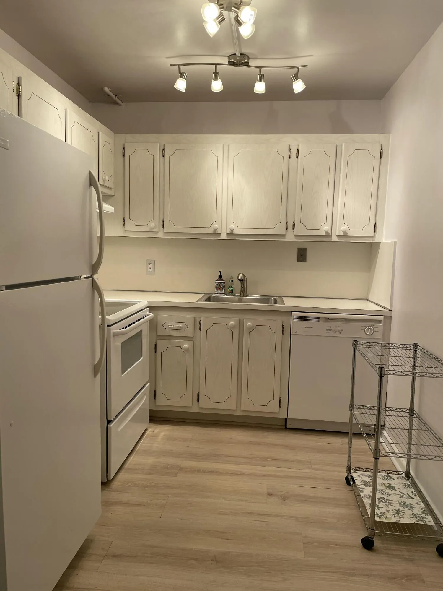 3034 ELLESMERE B #3304