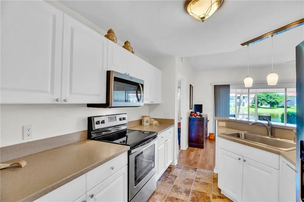 200 GRAND ROYALE Circle #104