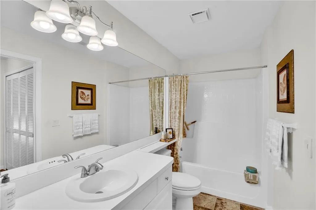 200 GRAND ROYALE Circle #104