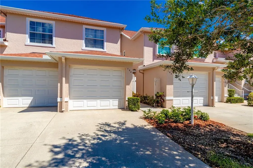 200 GRAND ROYALE Circle #104