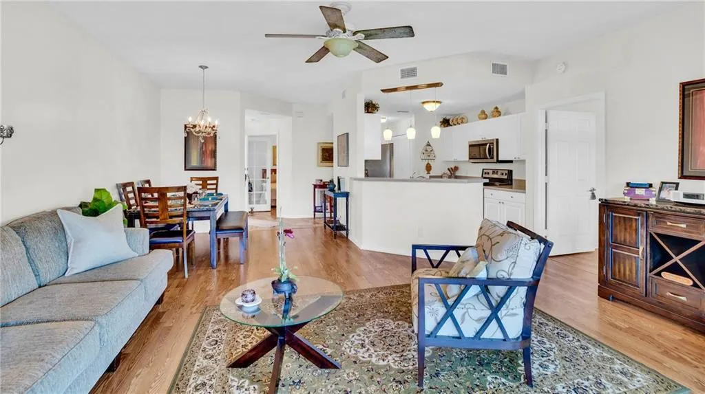 200 GRAND ROYALE Circle #104