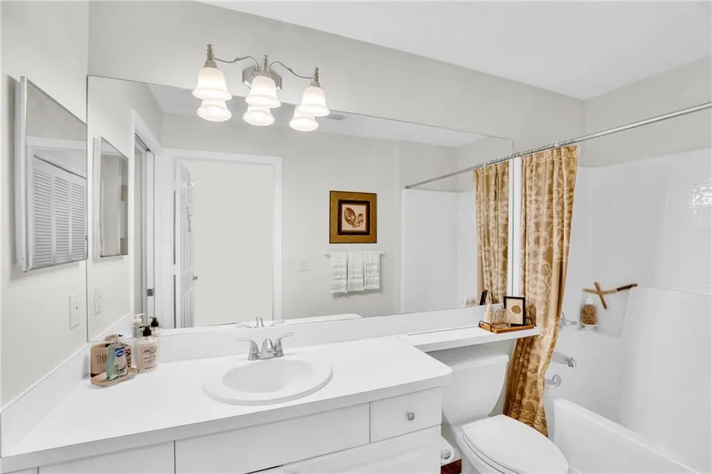 200 GRAND ROYALE Circle #104