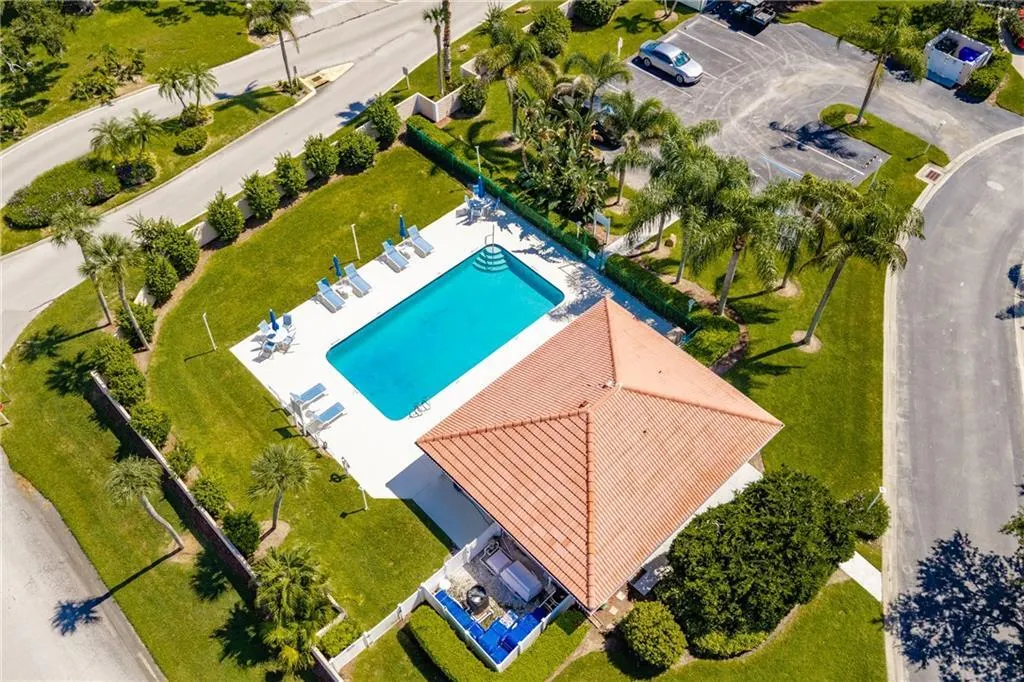200 GRAND ROYALE Circle #104