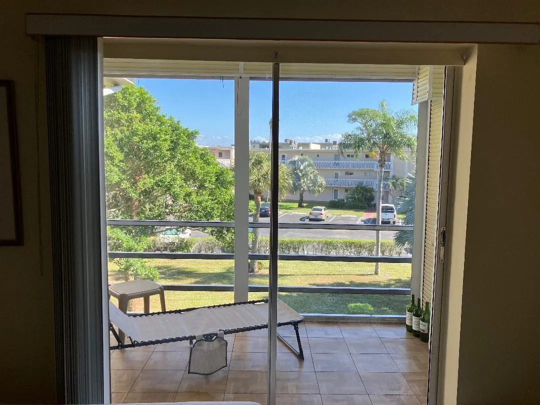 2615 GARDEN Drive N #305