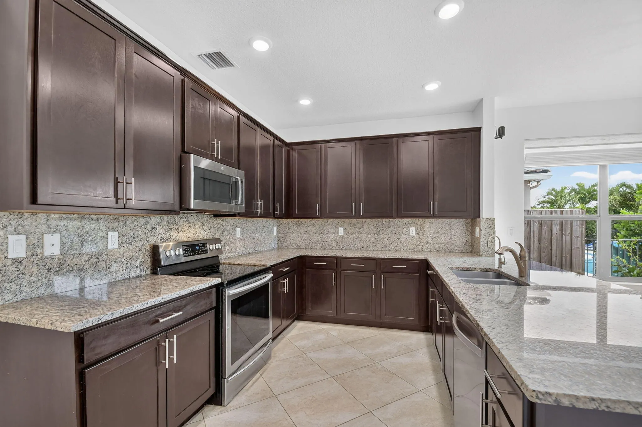 8872 Sandy Creek Way