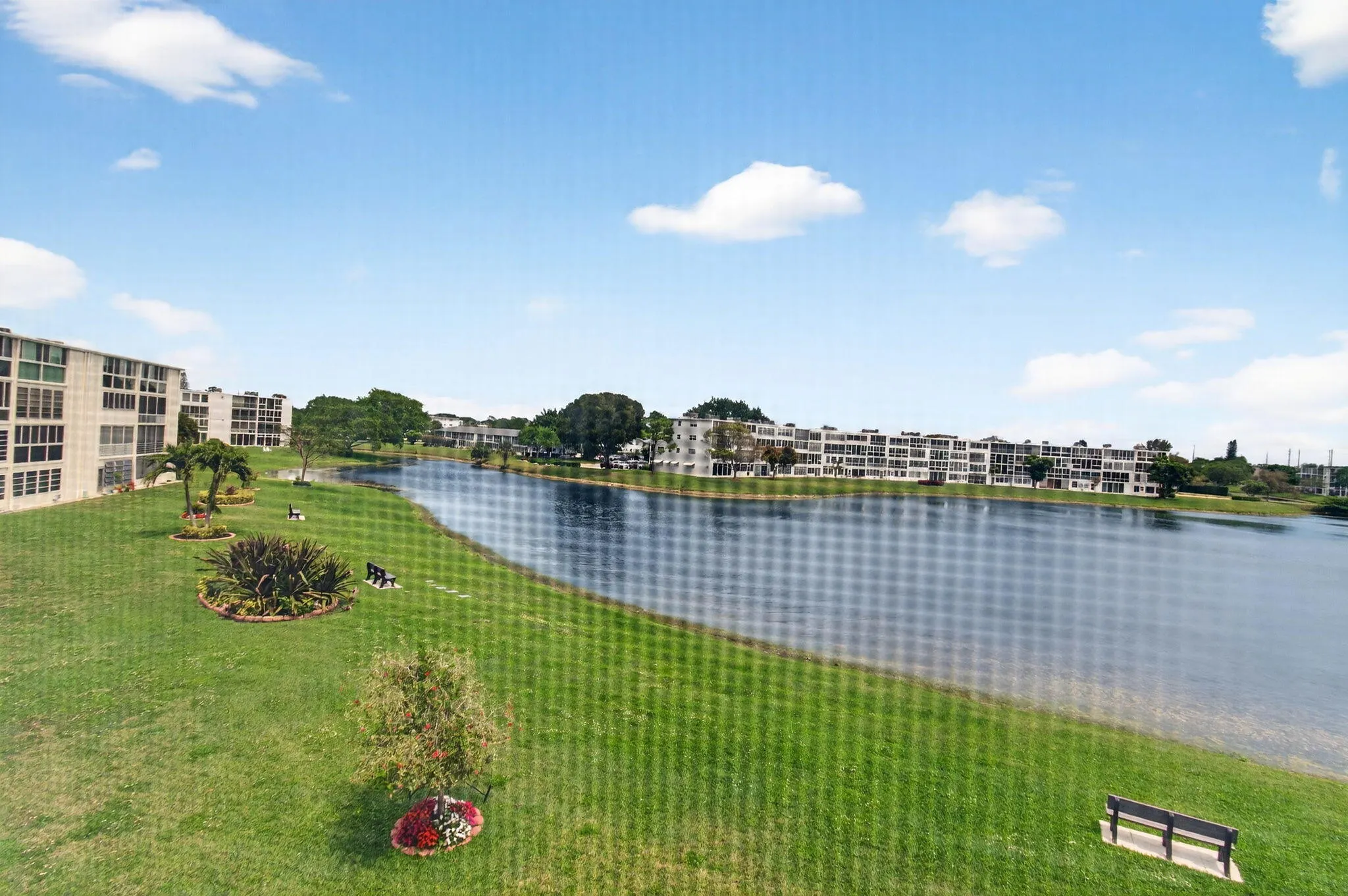 1083 OAKRIDGE U