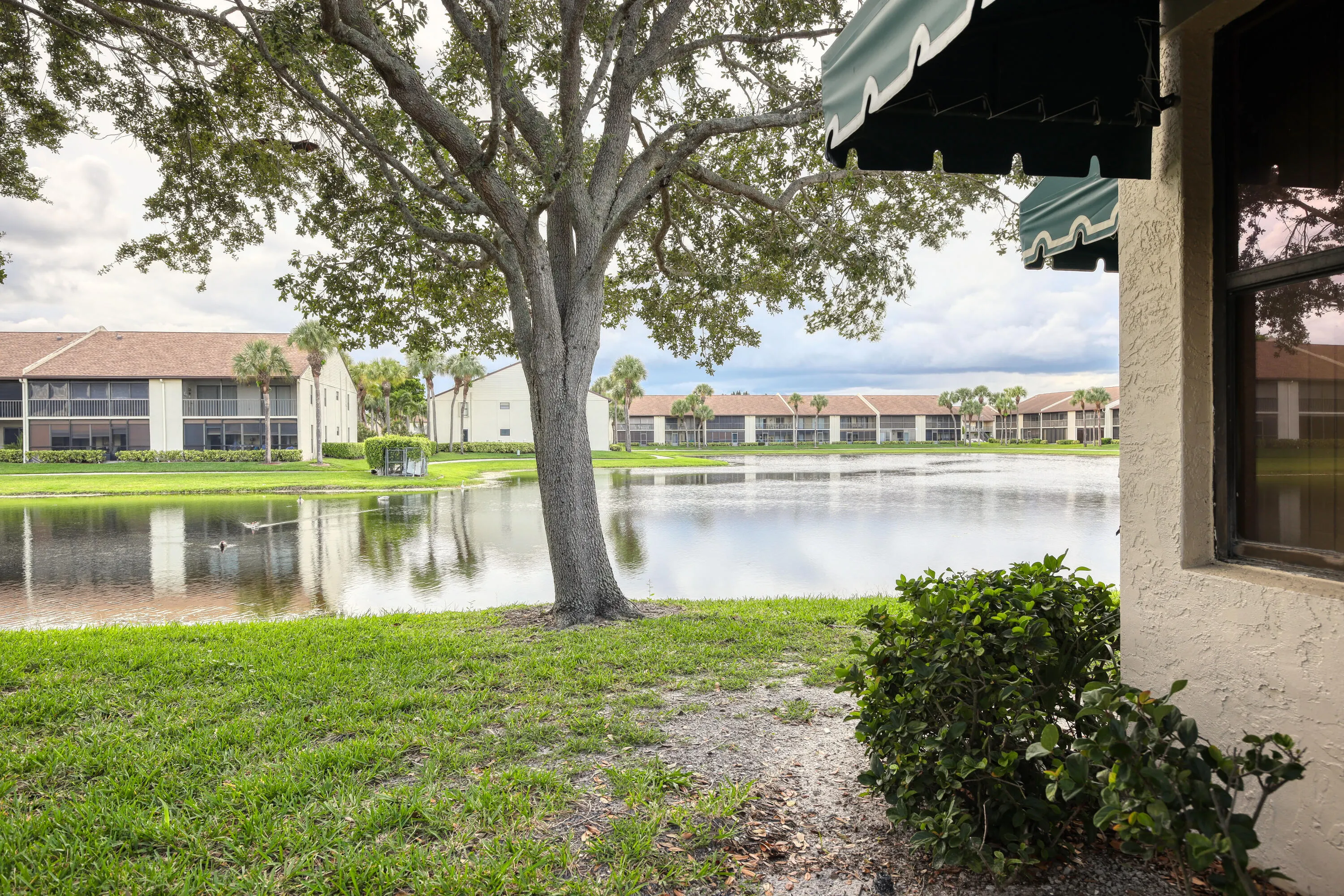 7843 WILLOW SPRING Drive #615