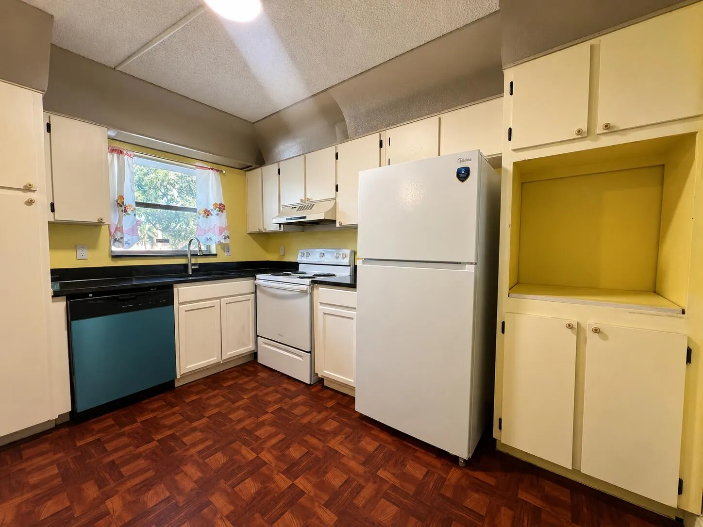 613 S STATE ROAD 7 #2F