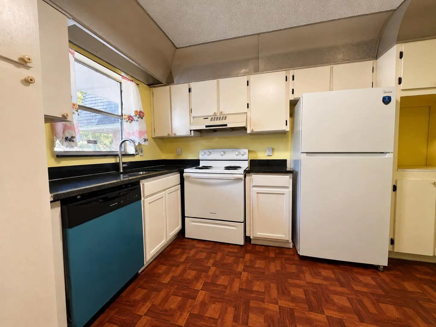 613 S STATE ROAD 7 #2F