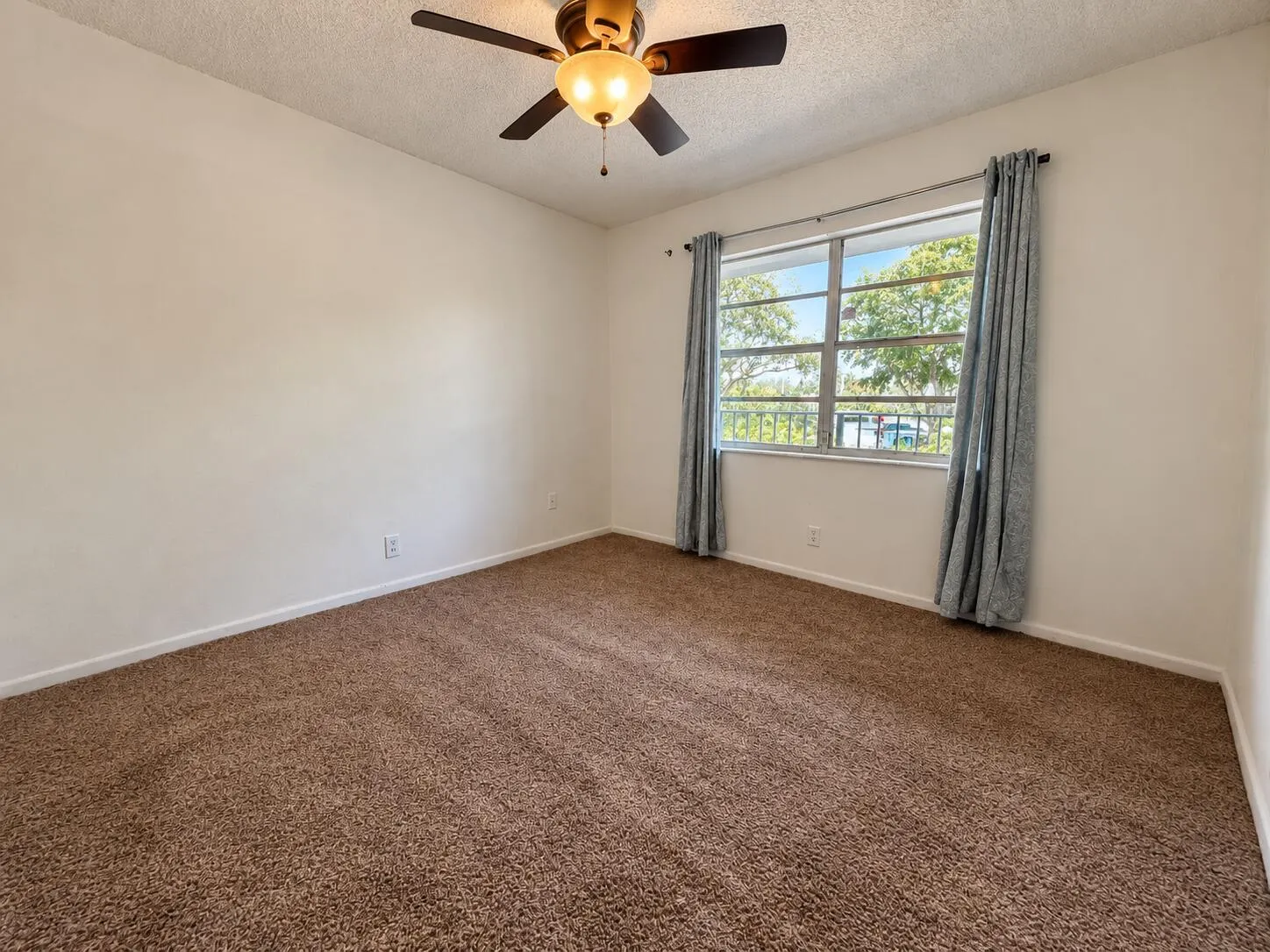 613 S STATE ROAD 7 #2F