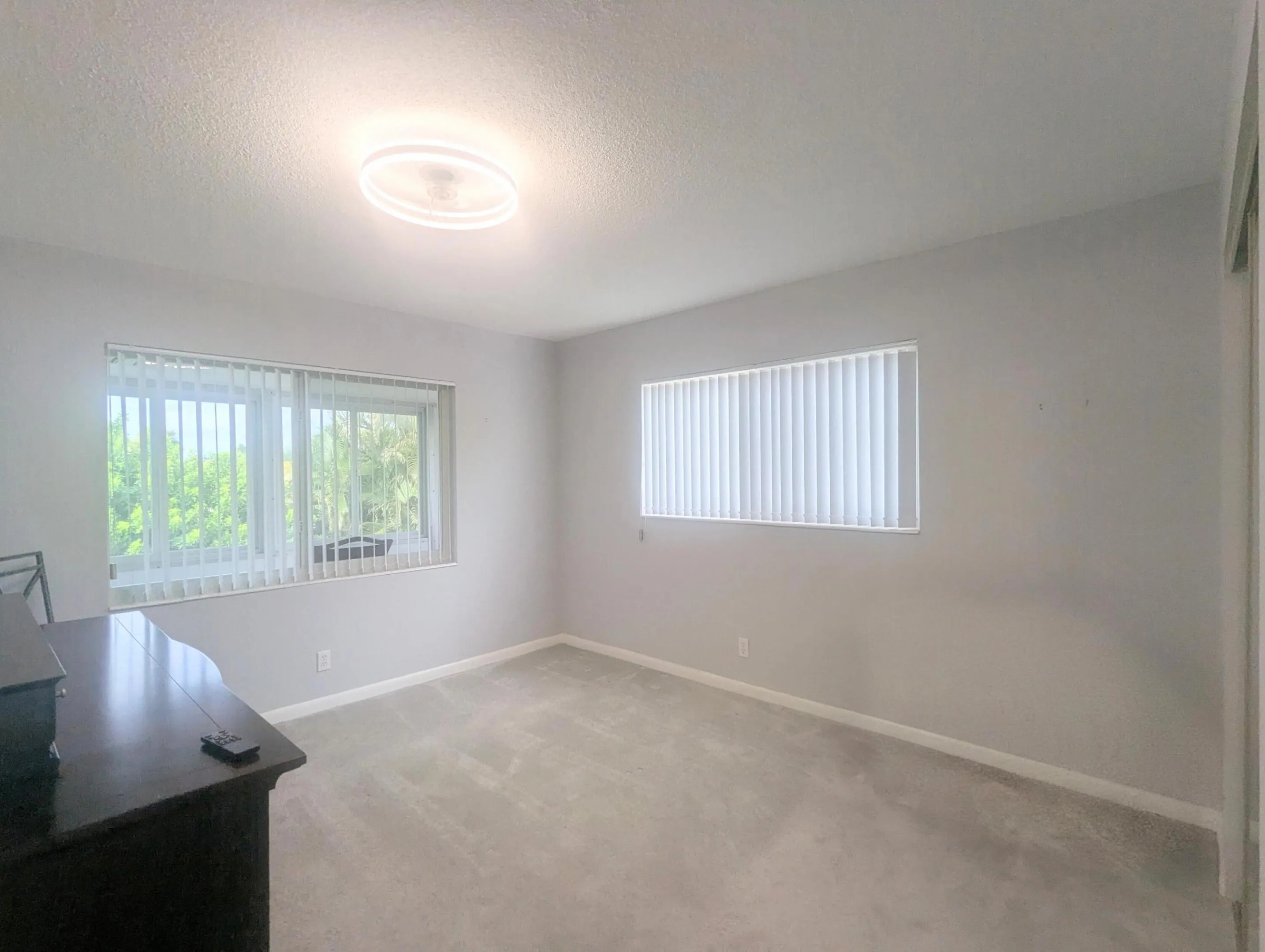100 Kingswood E