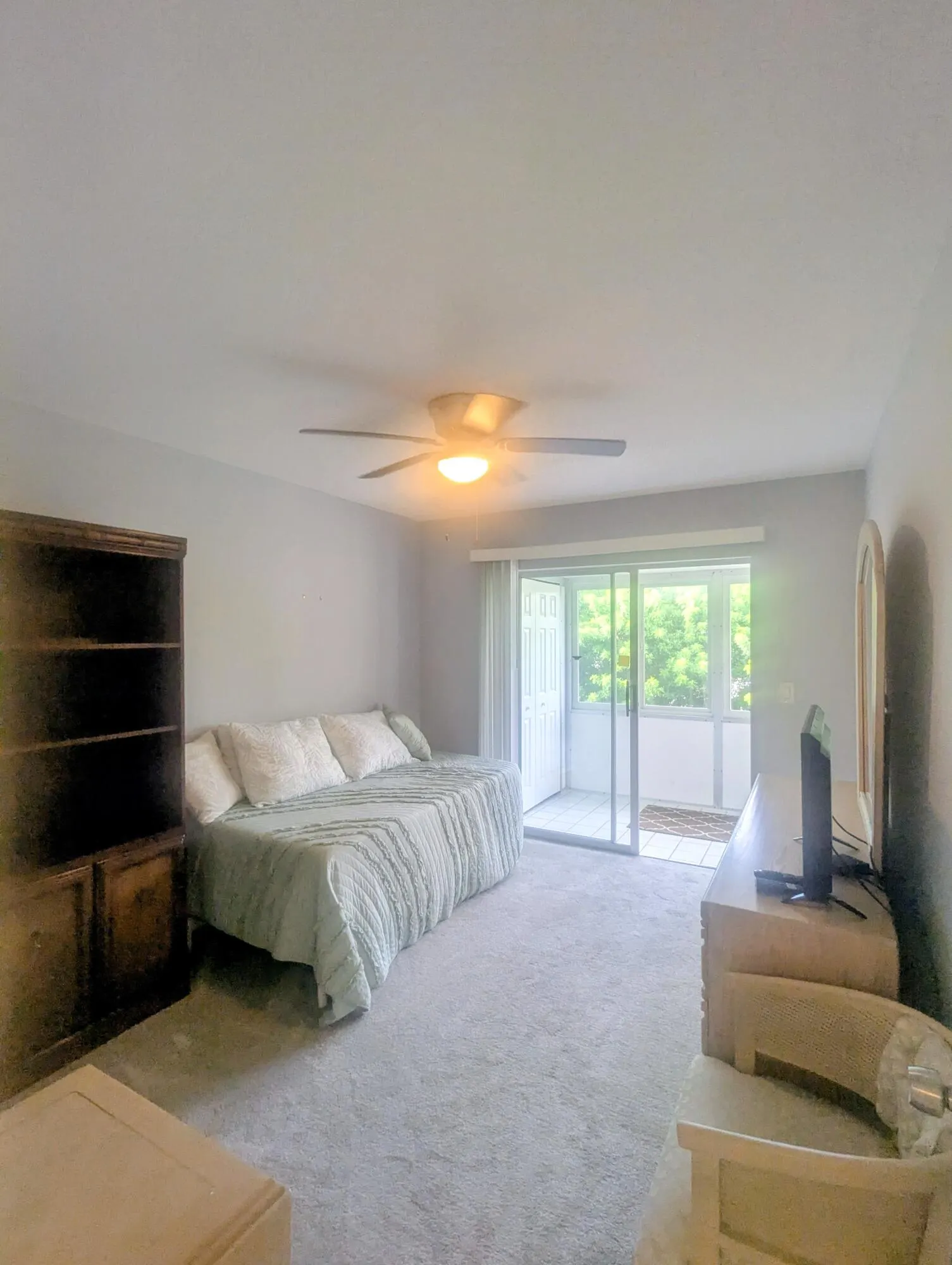 100 Kingswood E