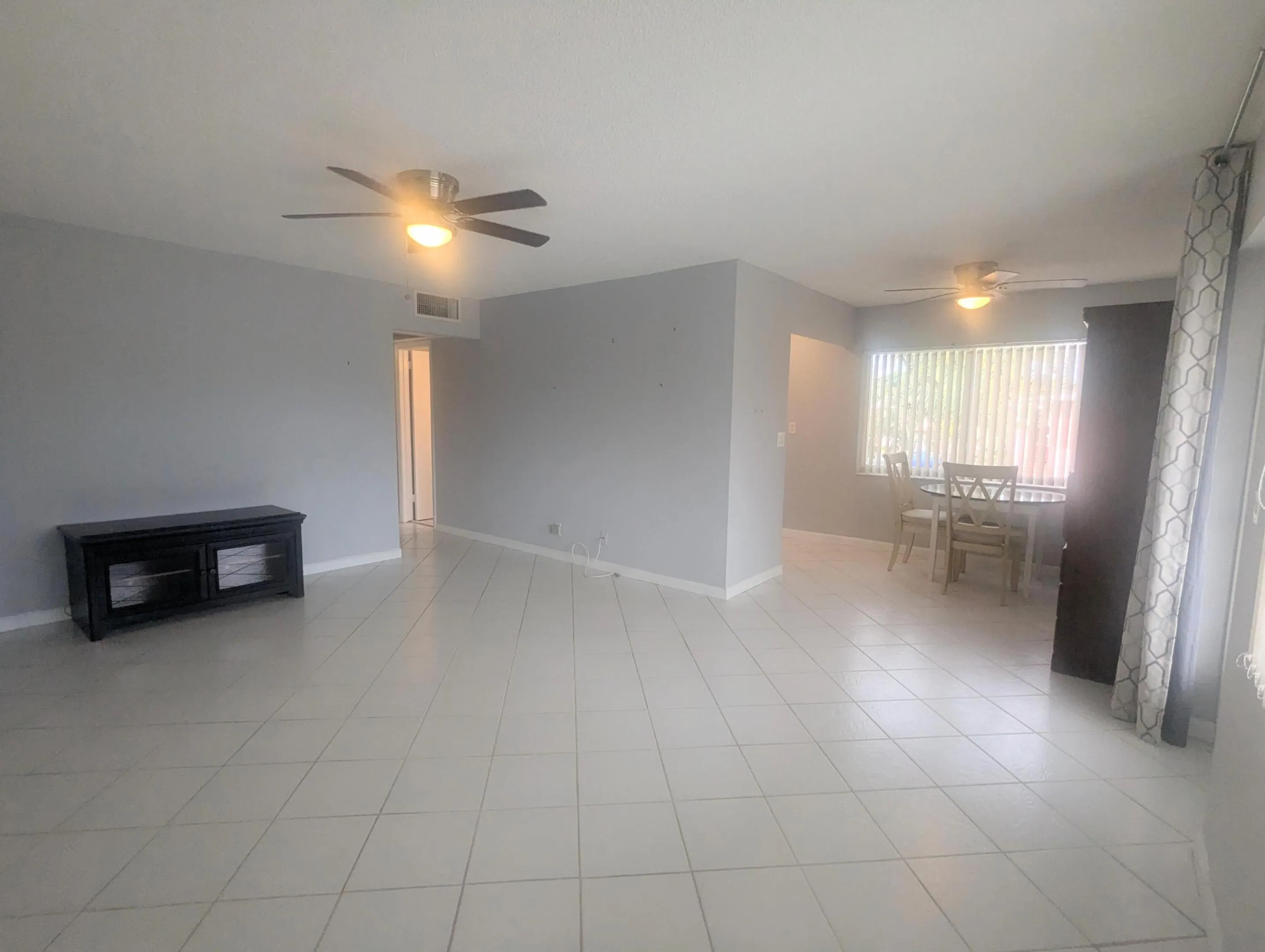 100 Kingswood E
