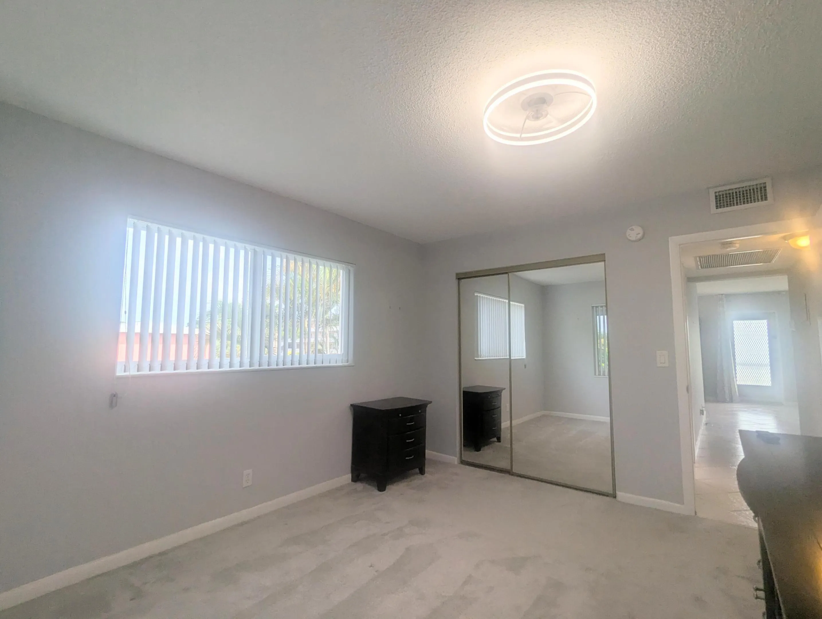 100 Kingswood E