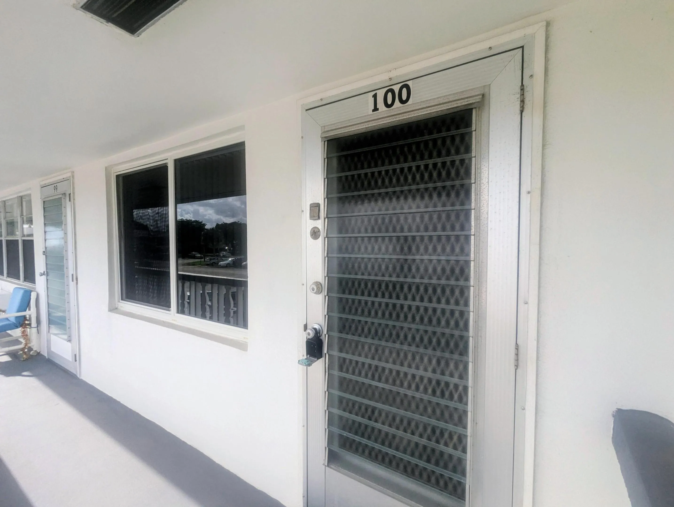 100 Kingswood E
