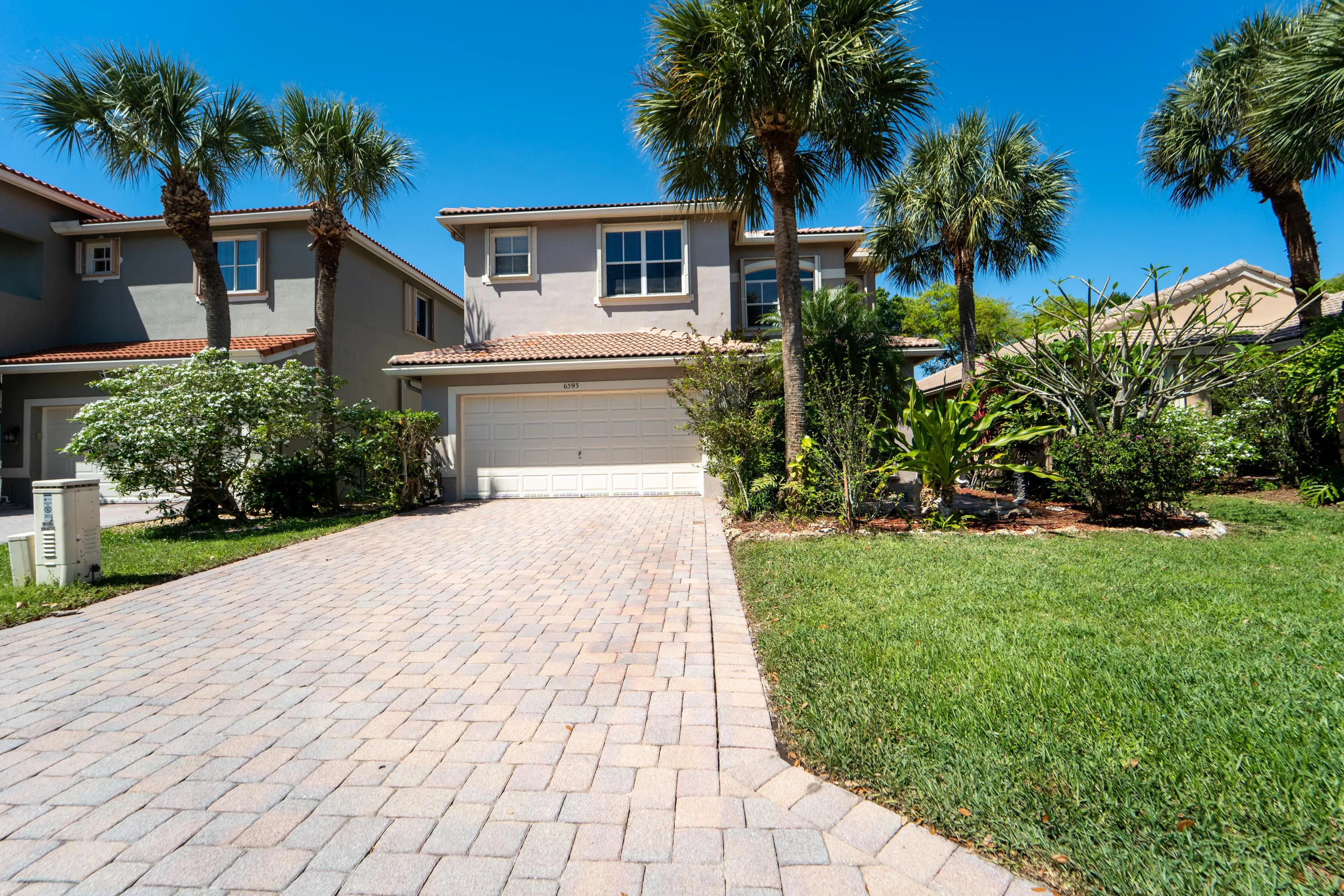 6593 LURAIS Drive