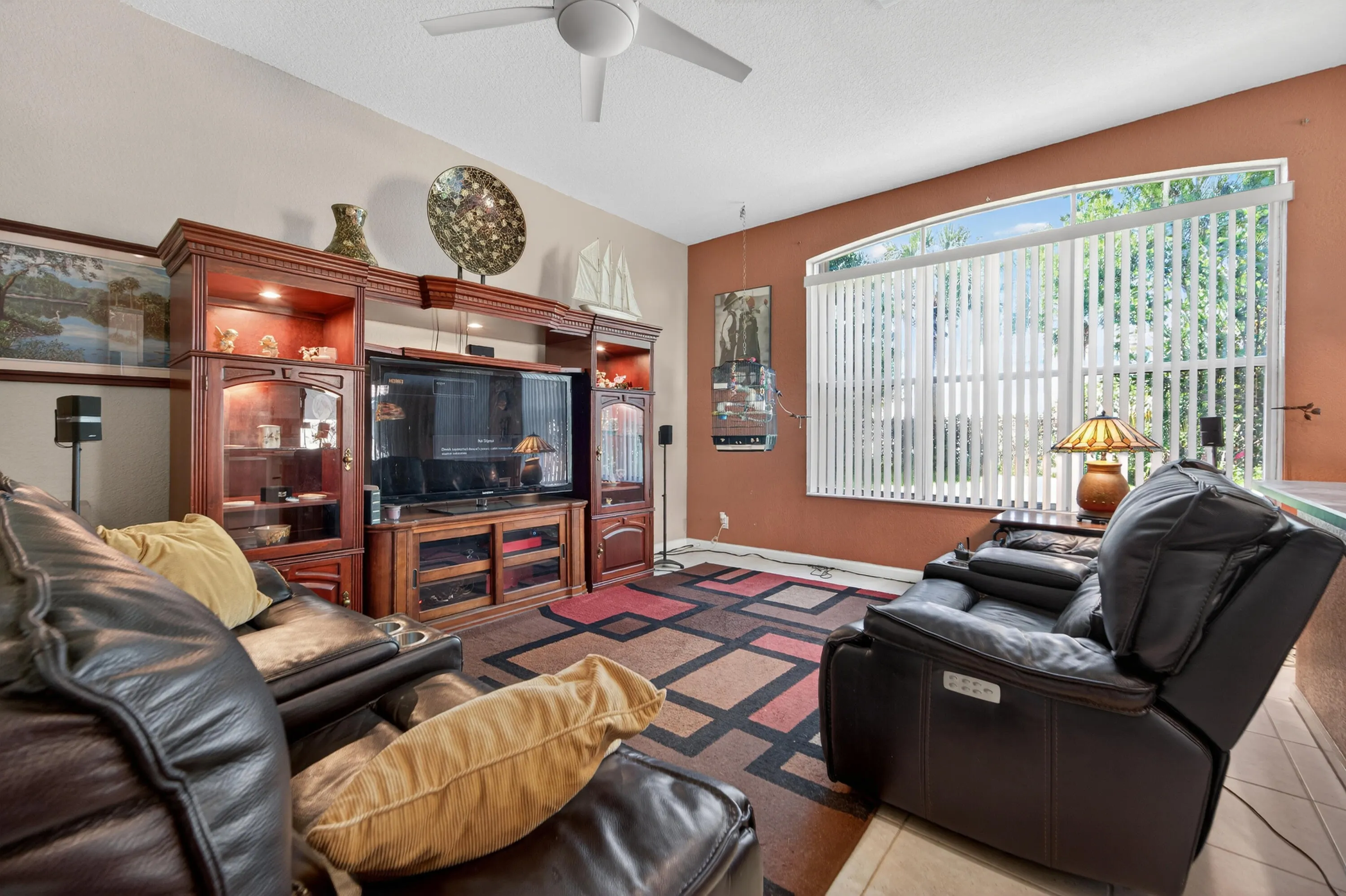 6593 LURAIS Drive