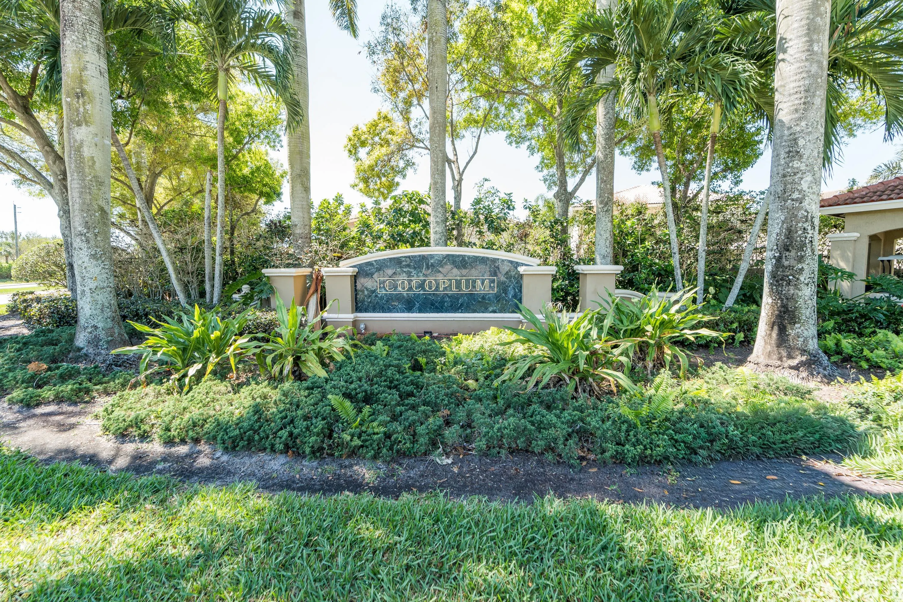 6593 LURAIS Drive