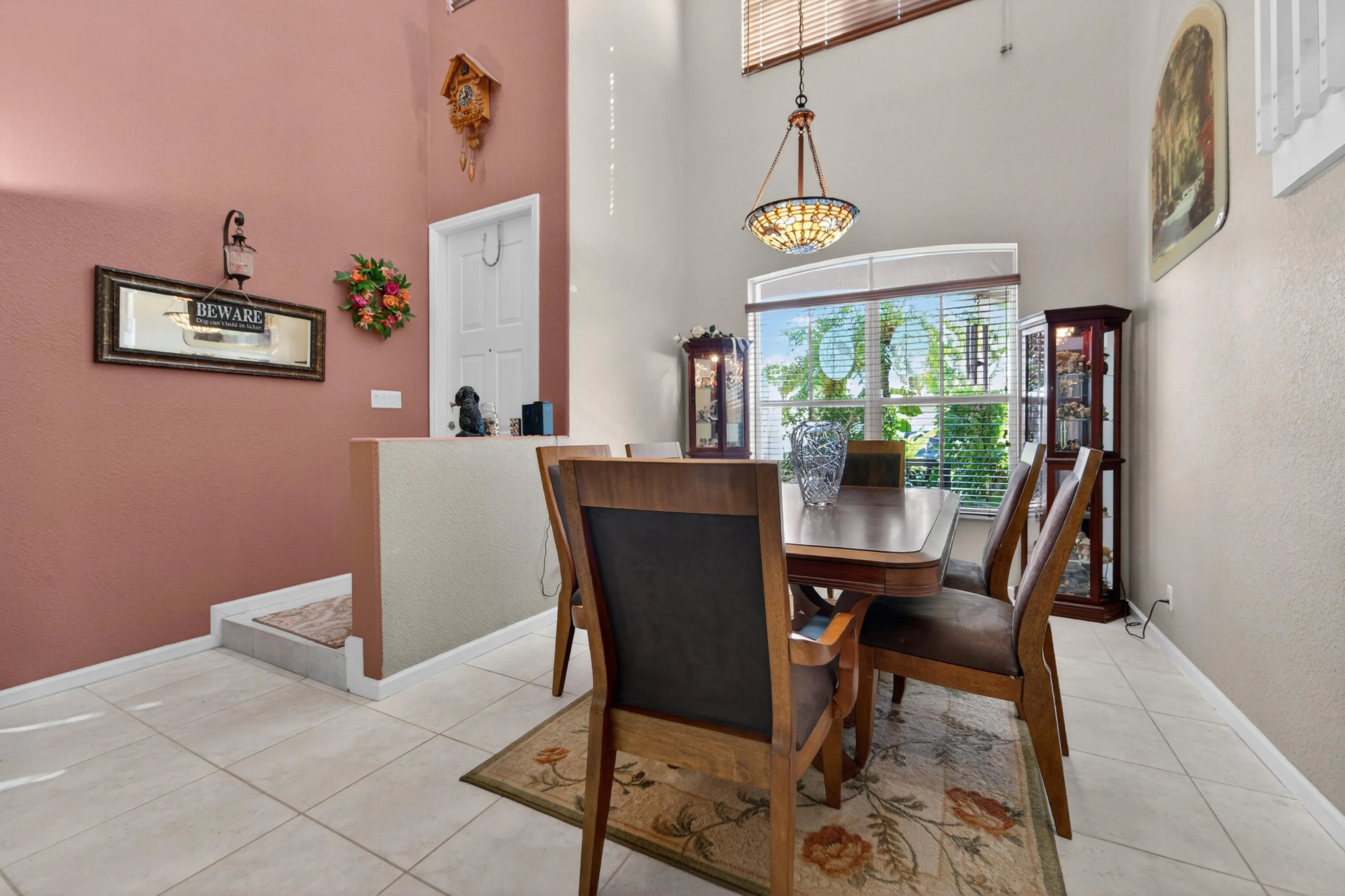 6593 LURAIS Drive