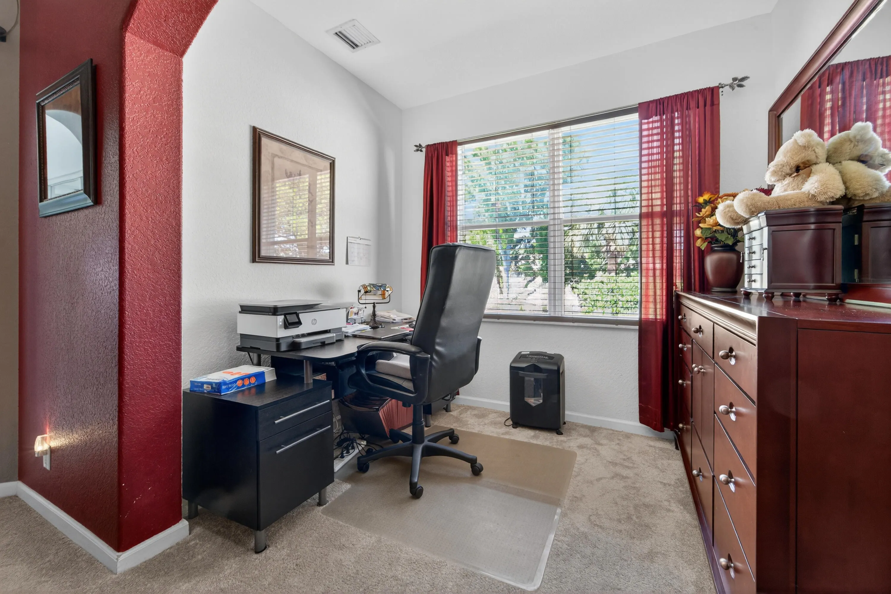 6593 LURAIS Drive