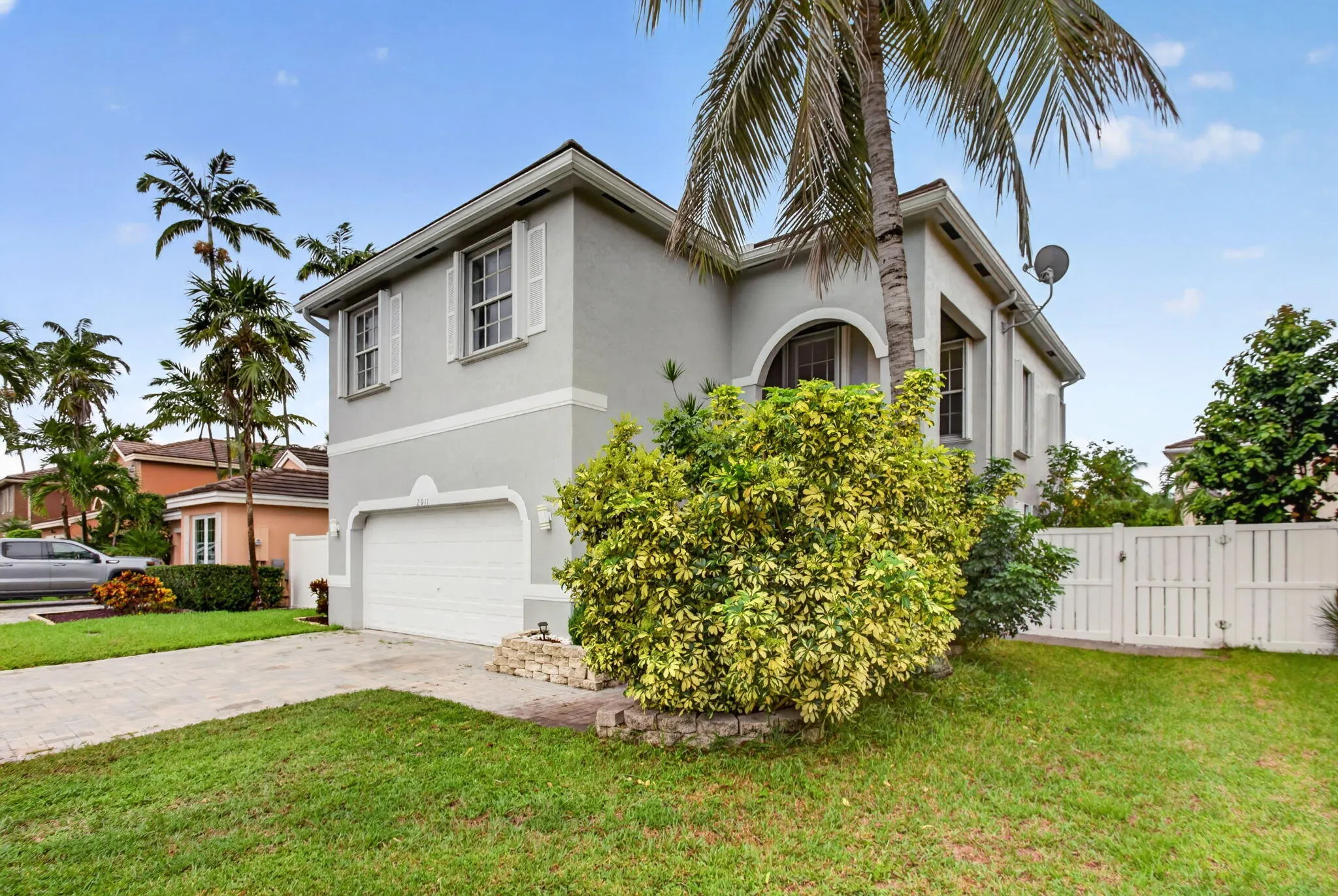 2911 E SABLE Circle