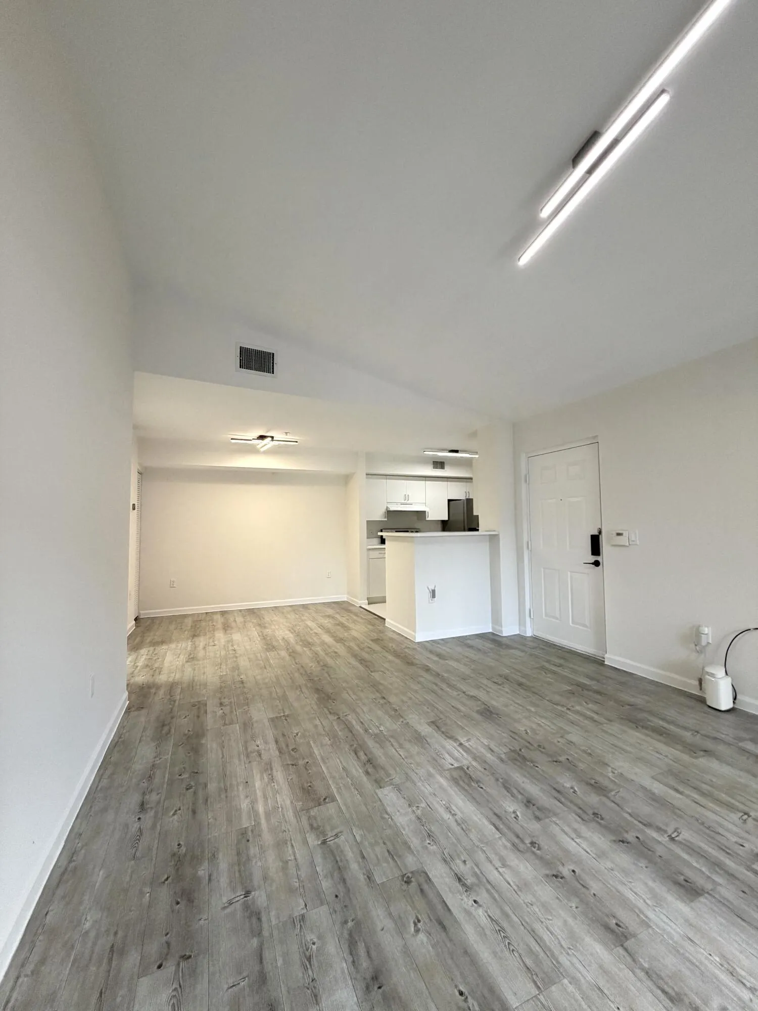 4852 N STATE ROAD 7 #207