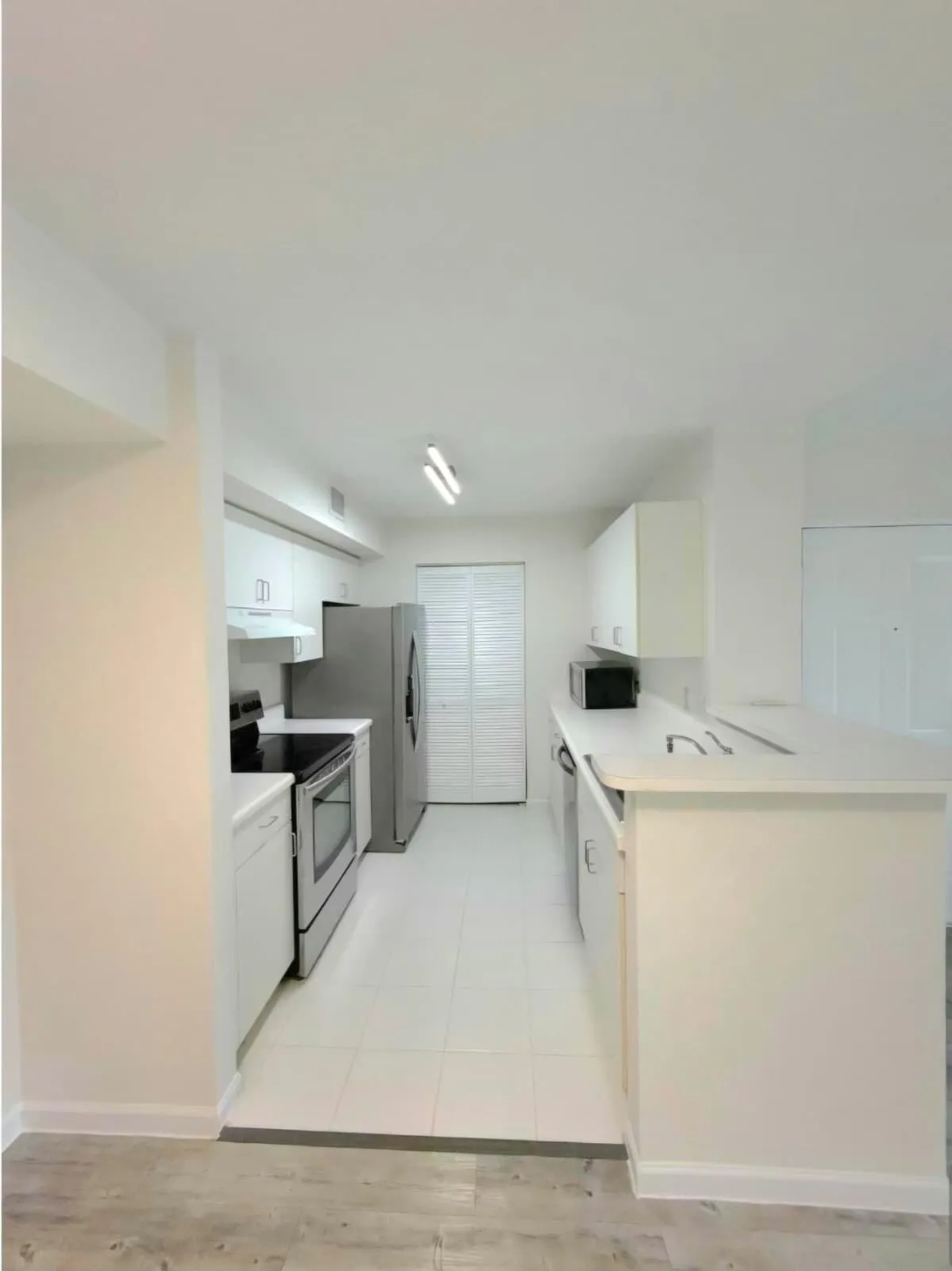 4852 N STATE ROAD 7 #207
