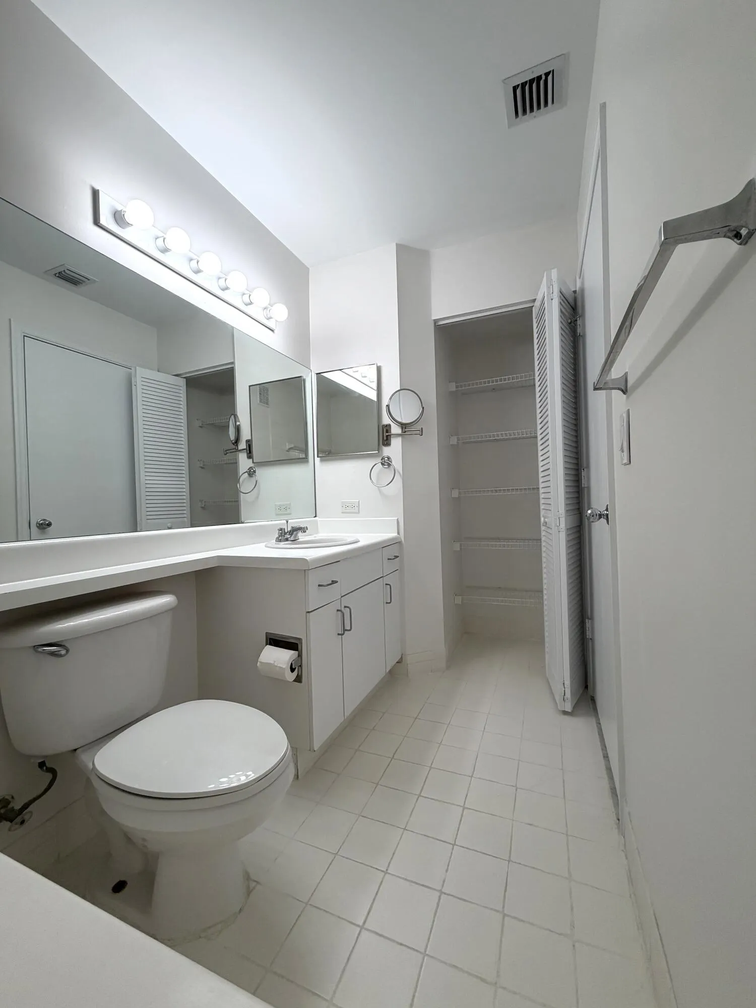4852 N STATE ROAD 7 #207