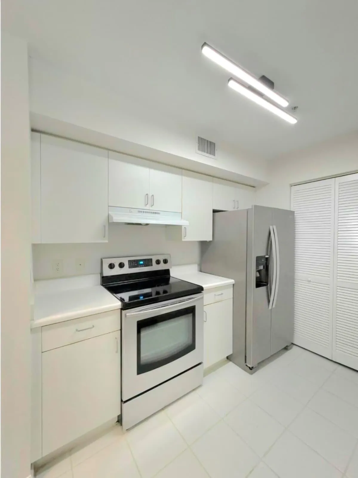 4852 N STATE ROAD 7 #207