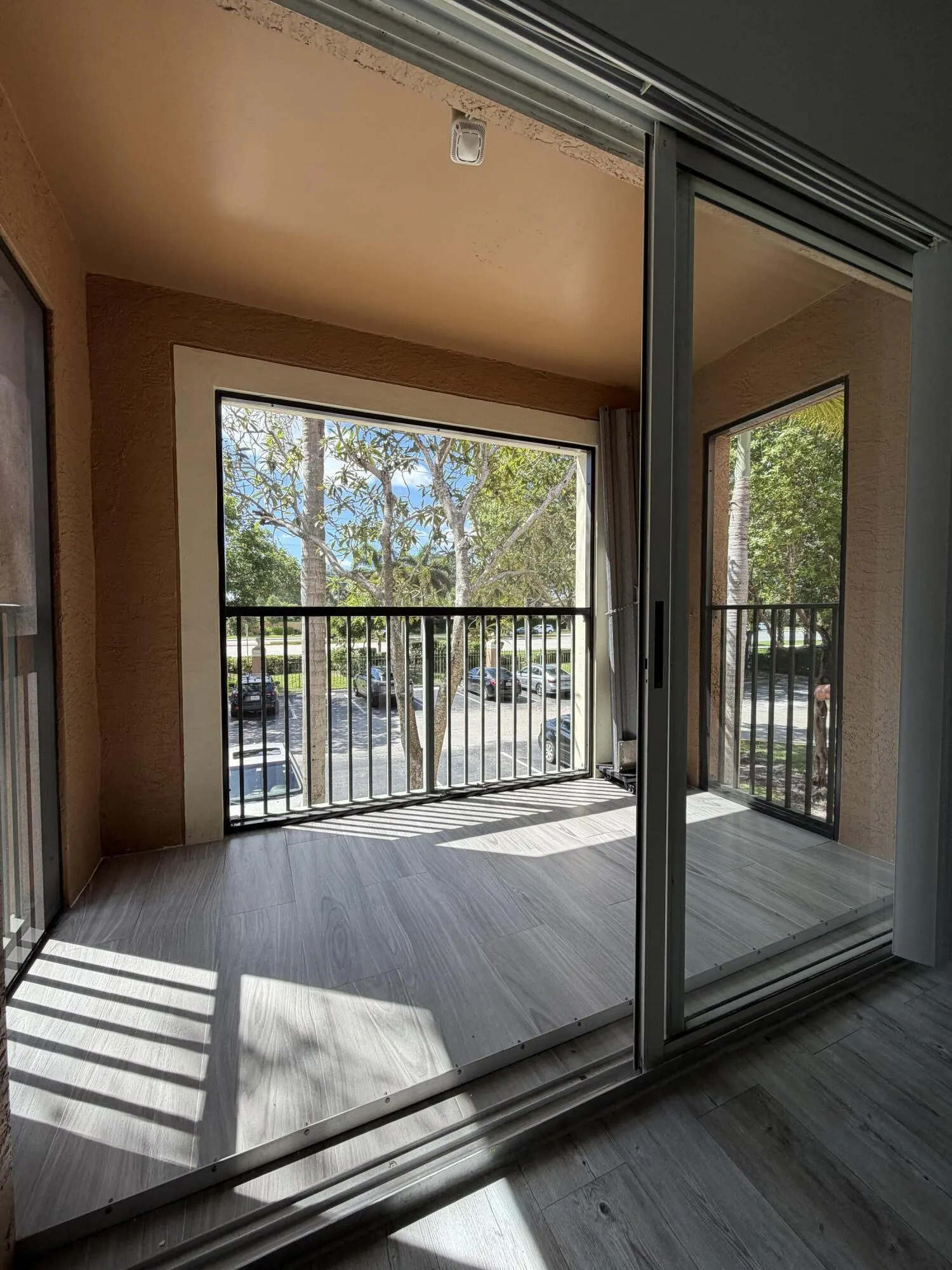 4852 N STATE ROAD 7 #207