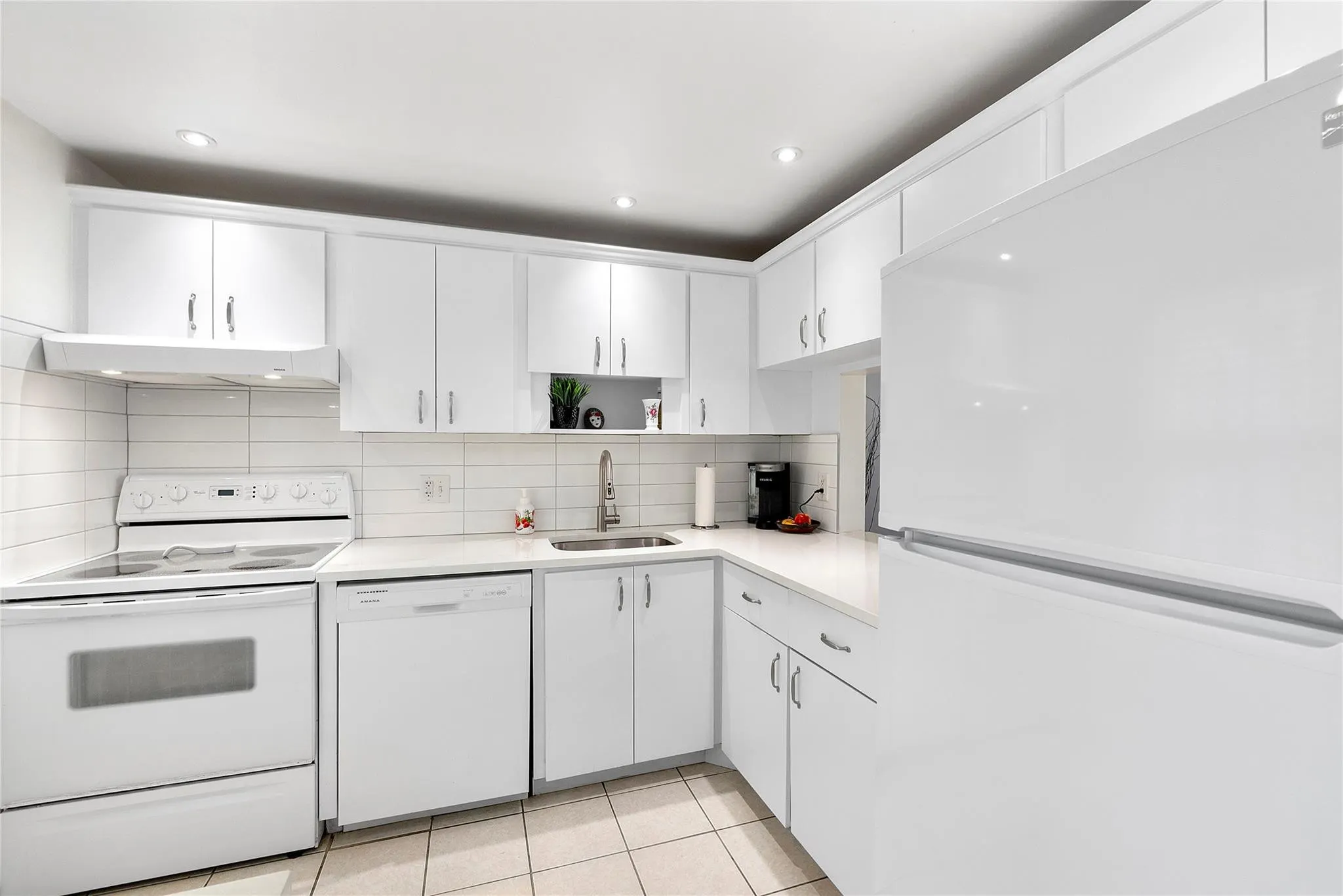 7807 GOLF CIR Drive #211