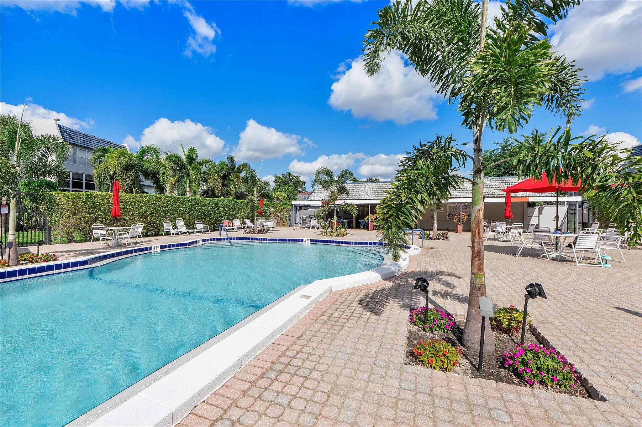 7807 GOLF CIR Drive #211