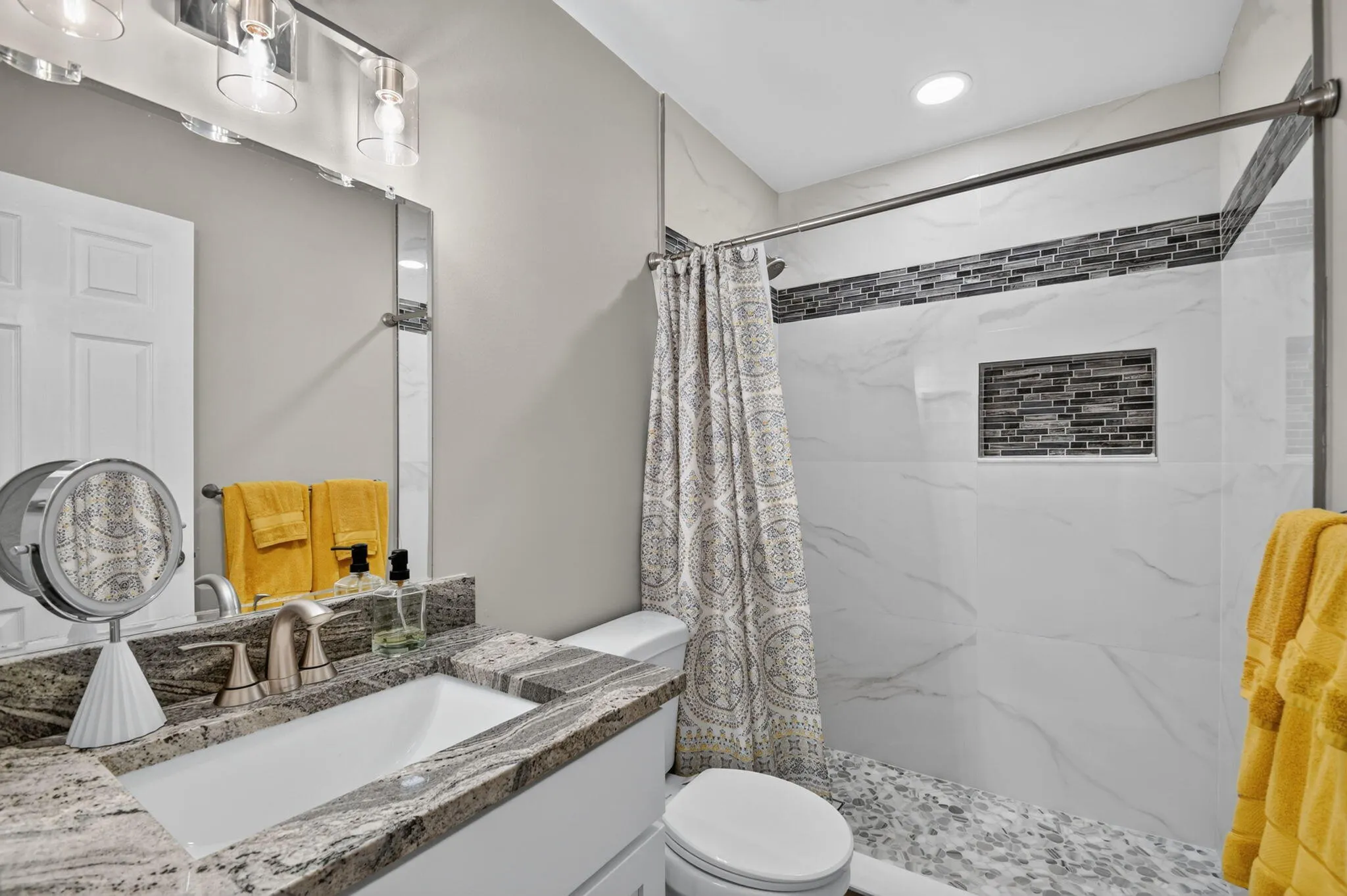 4570 LUCERNE LAKES Boulevard E #203
