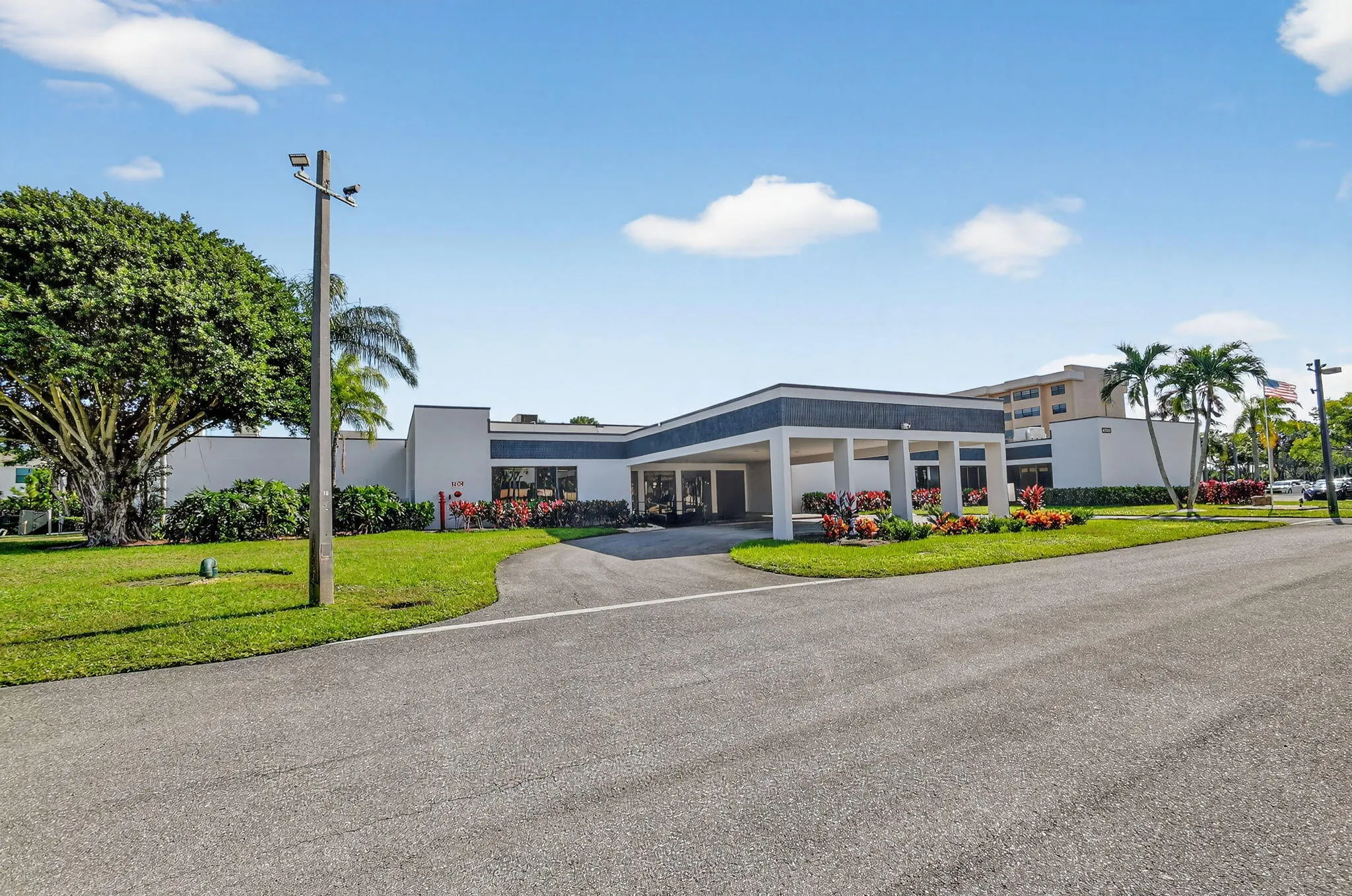 4570 LUCERNE LAKES Boulevard E #203
