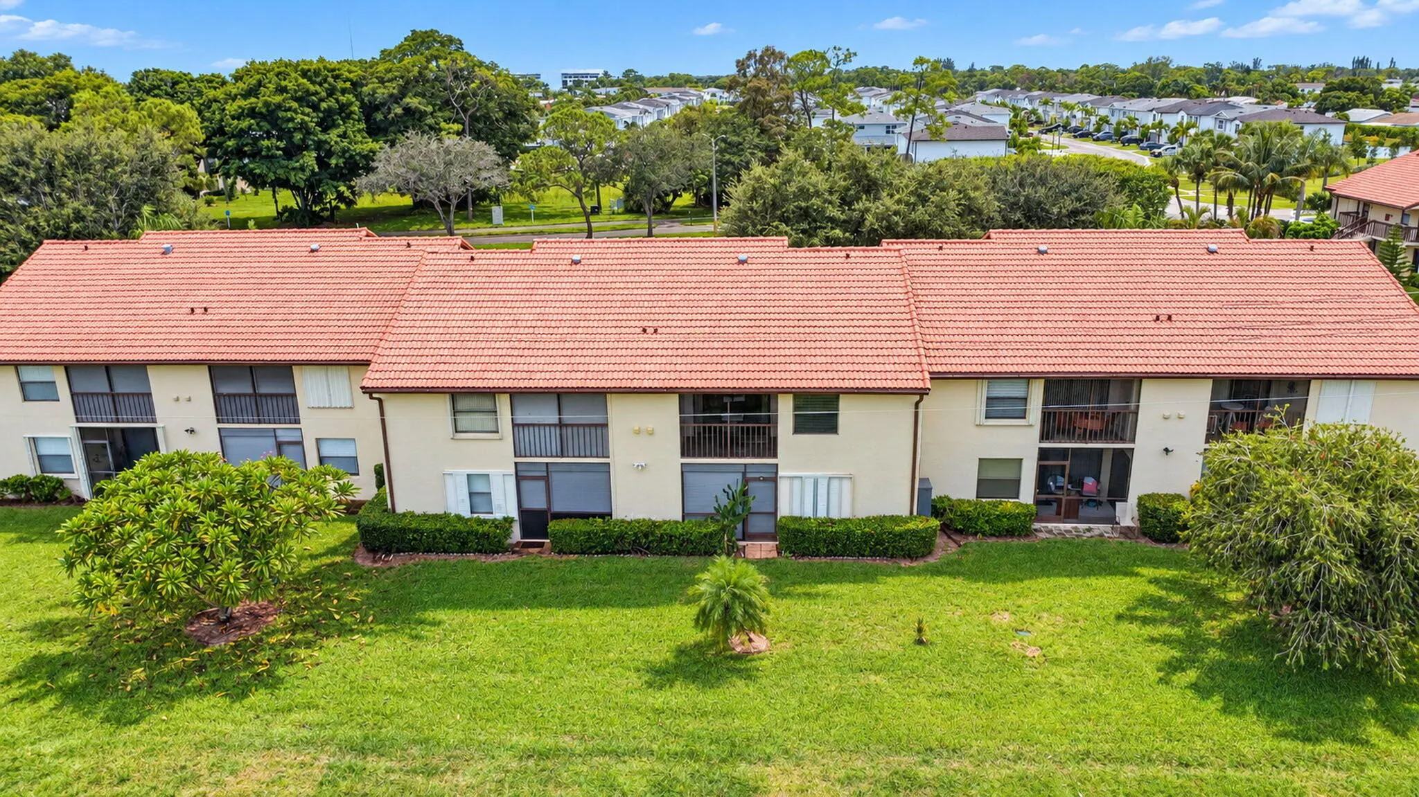4570 LUCERNE LAKES Boulevard E #203