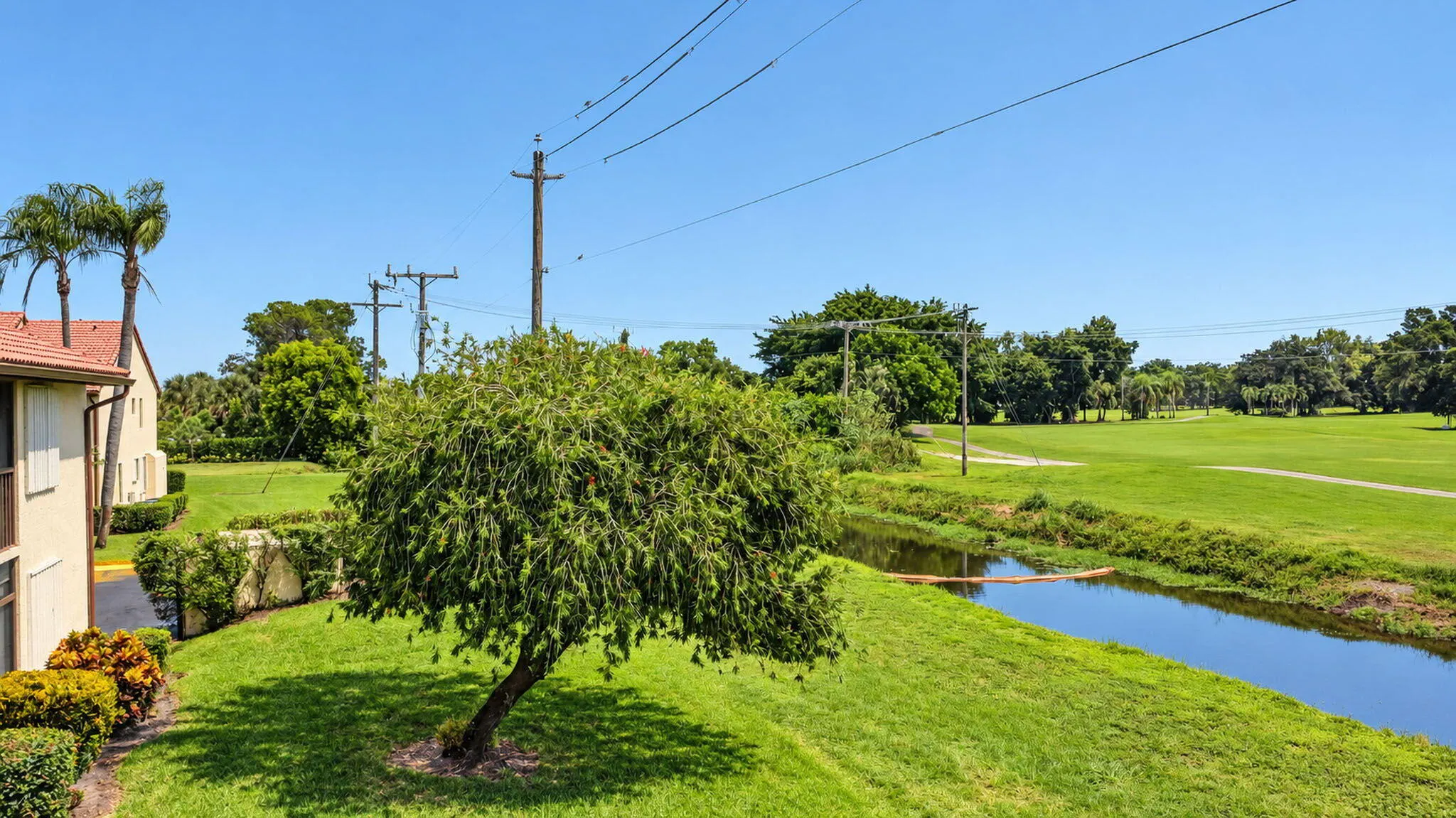 4570 LUCERNE LAKES Boulevard E #203