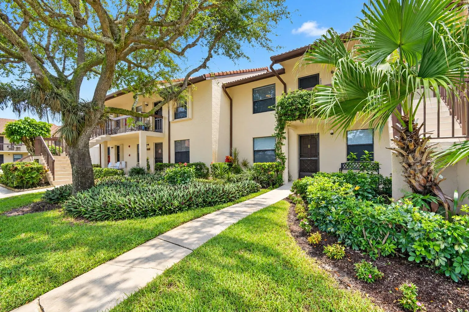4570 LUCERNE LAKES Boulevard E #203