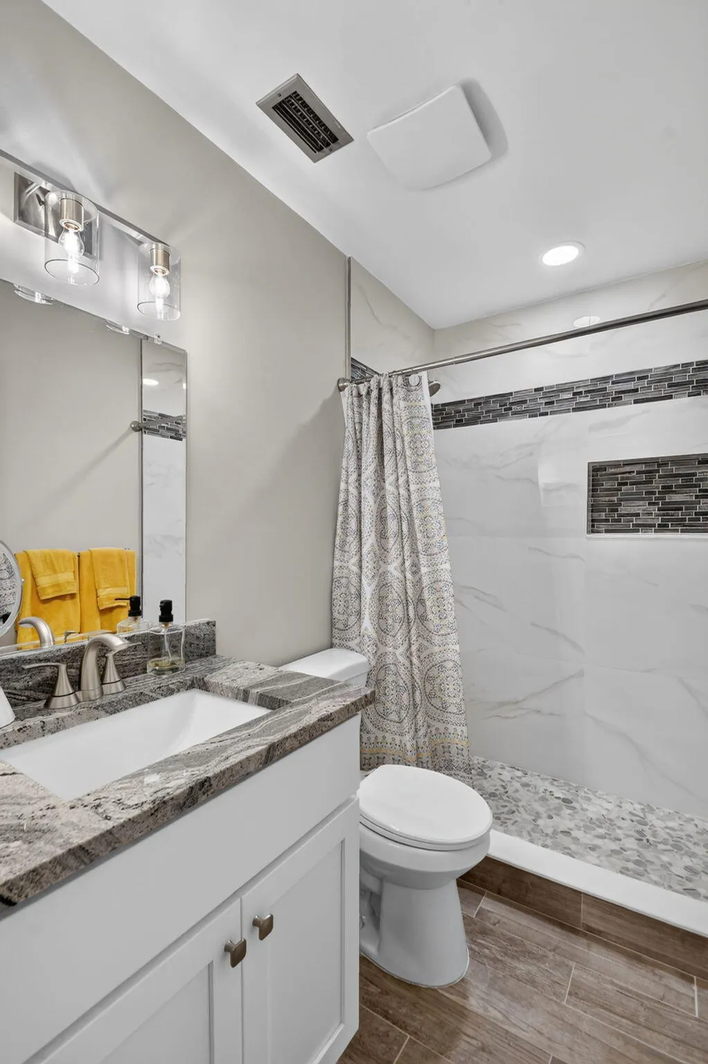 4570 LUCERNE LAKES Boulevard E #203