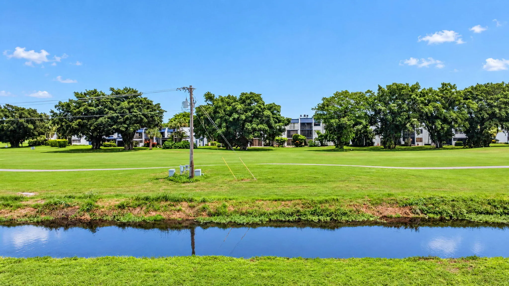4570 LUCERNE LAKES Boulevard E #203