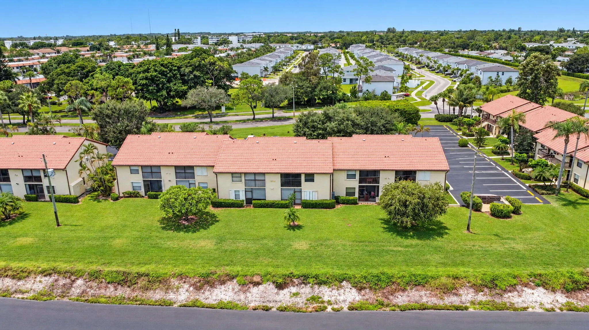 4570 LUCERNE LAKES Boulevard E #203