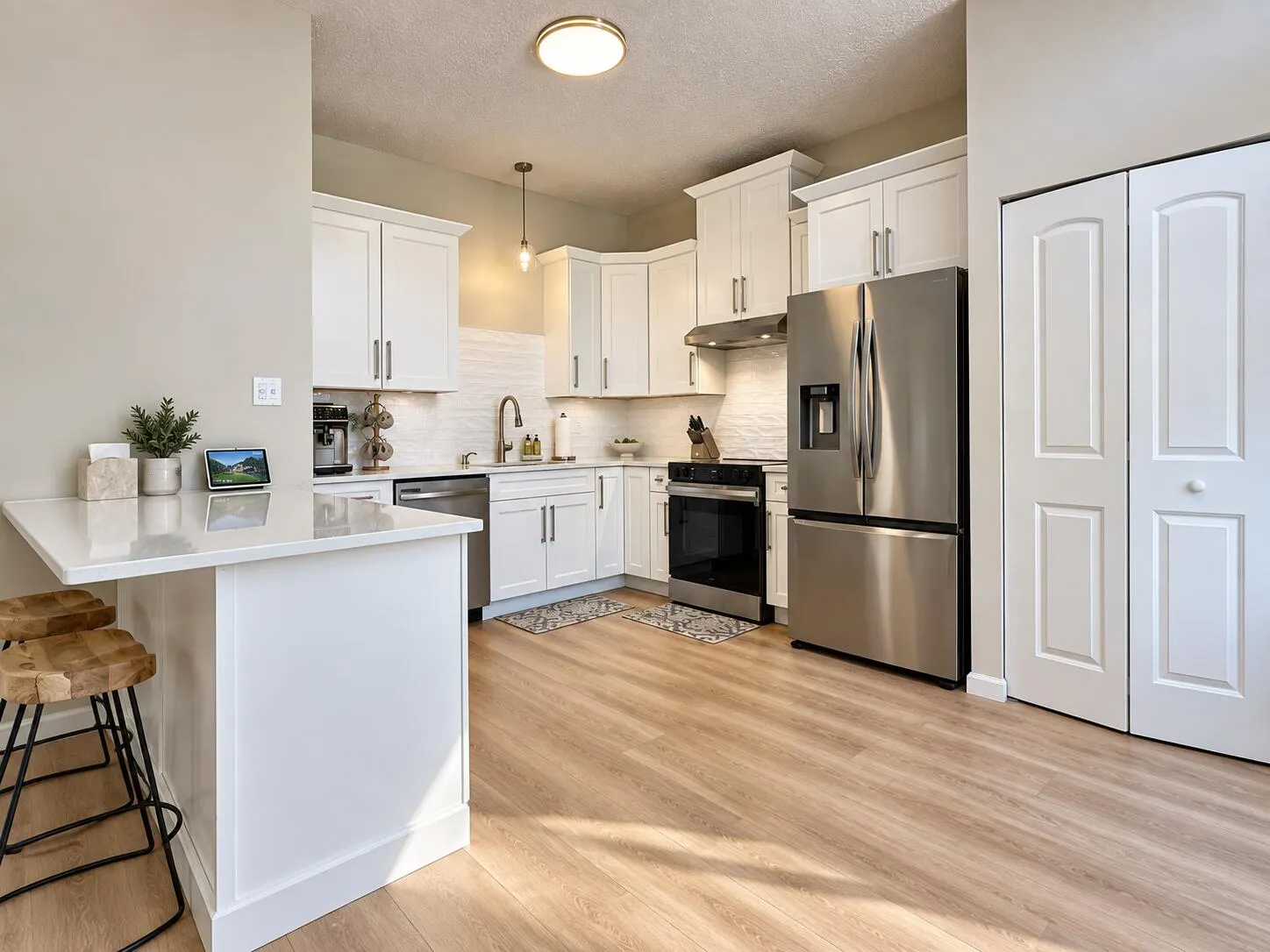 13009 W MEADOWBREEZE Drive