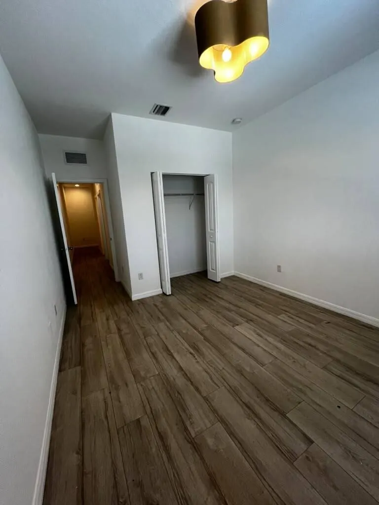 1129 Vermilion Drive